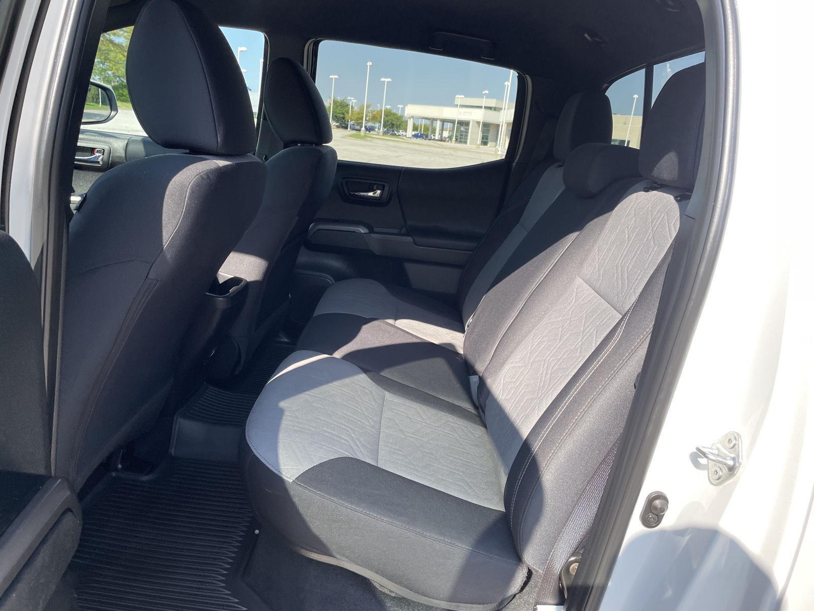 Vehicle photo 19