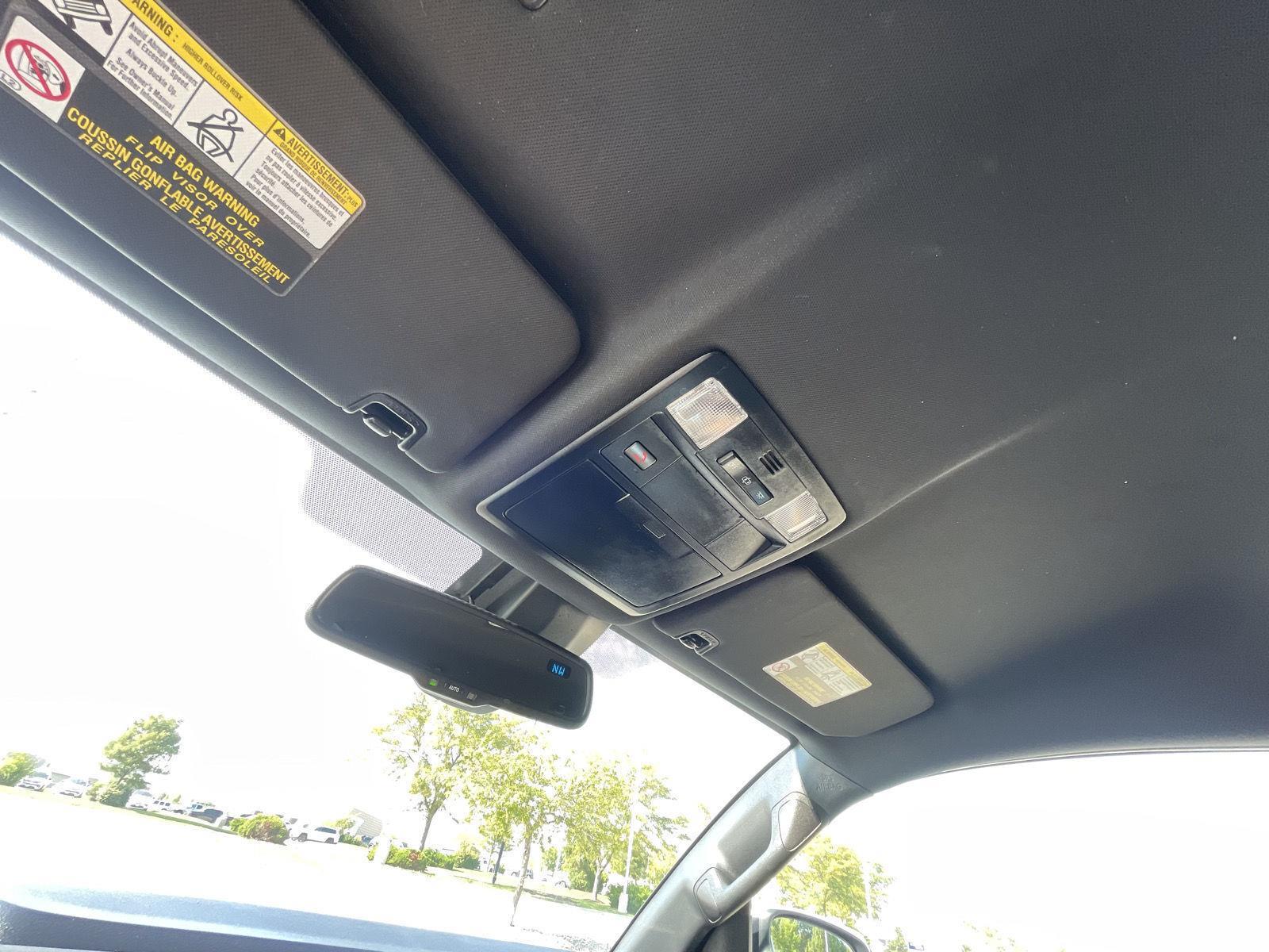 Vehicle photo 20