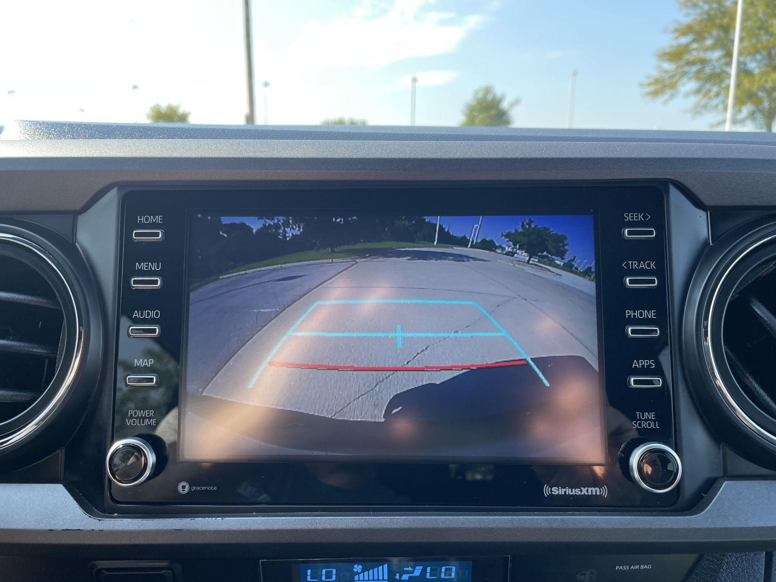 Vehicle photo 22