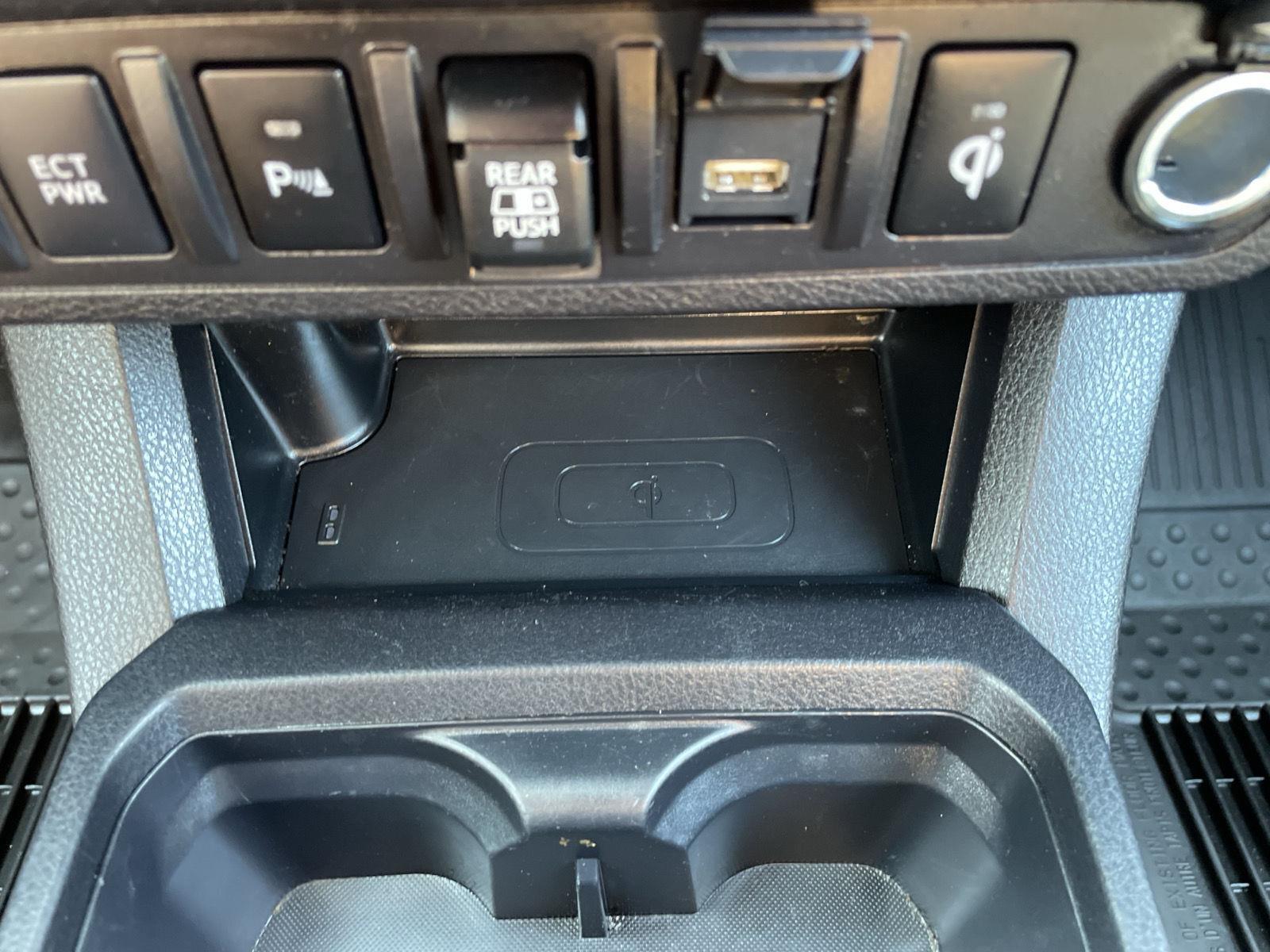 Vehicle photo 27