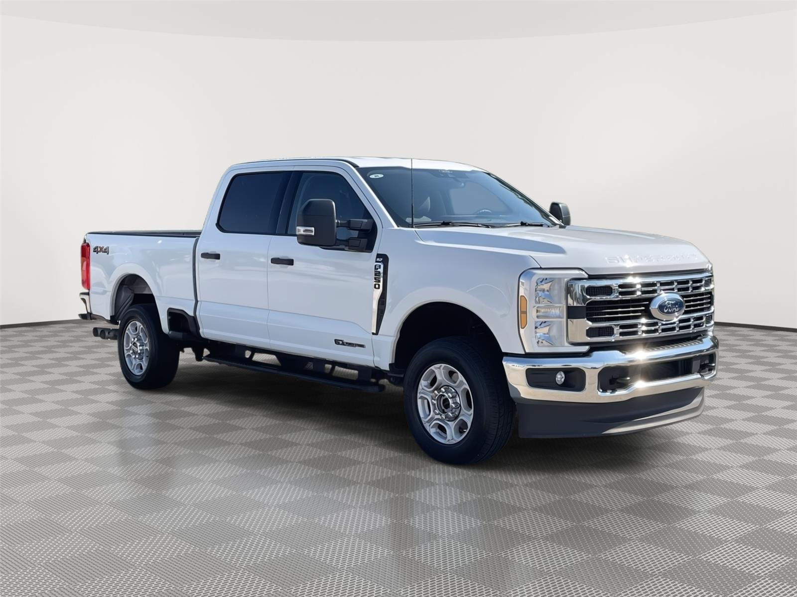Vehicle photo 5