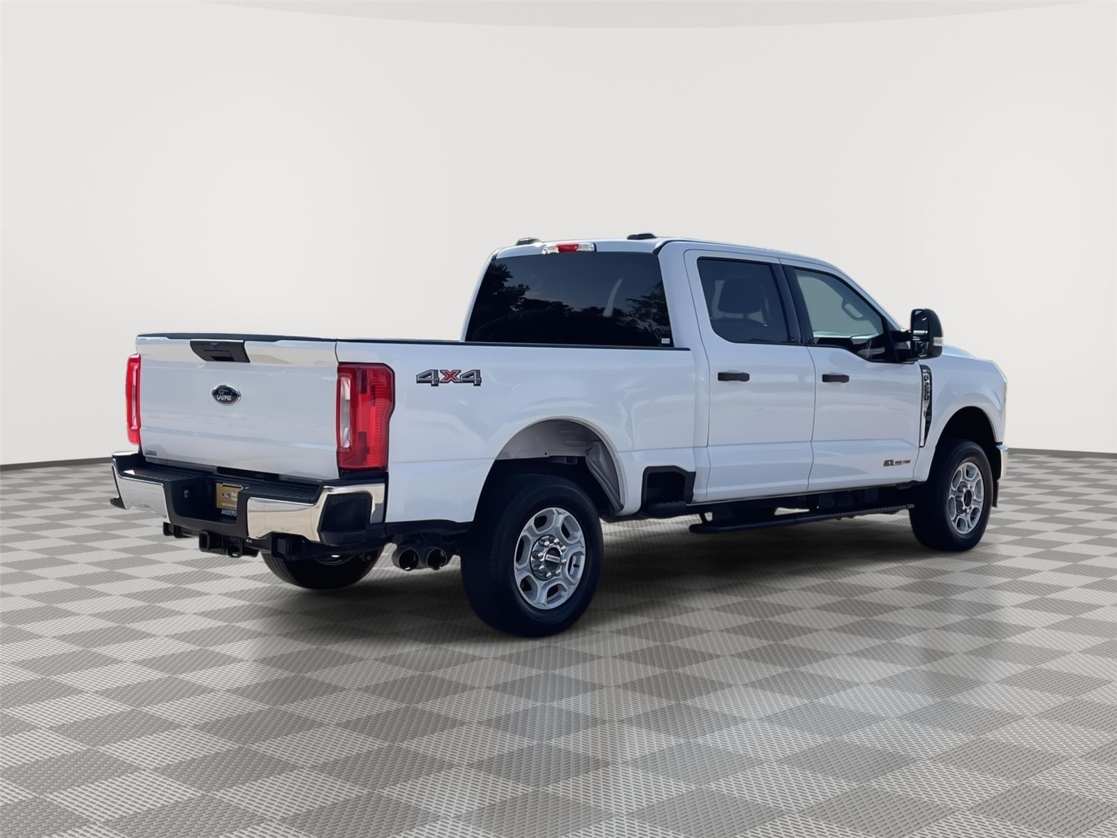 Vehicle photo 7