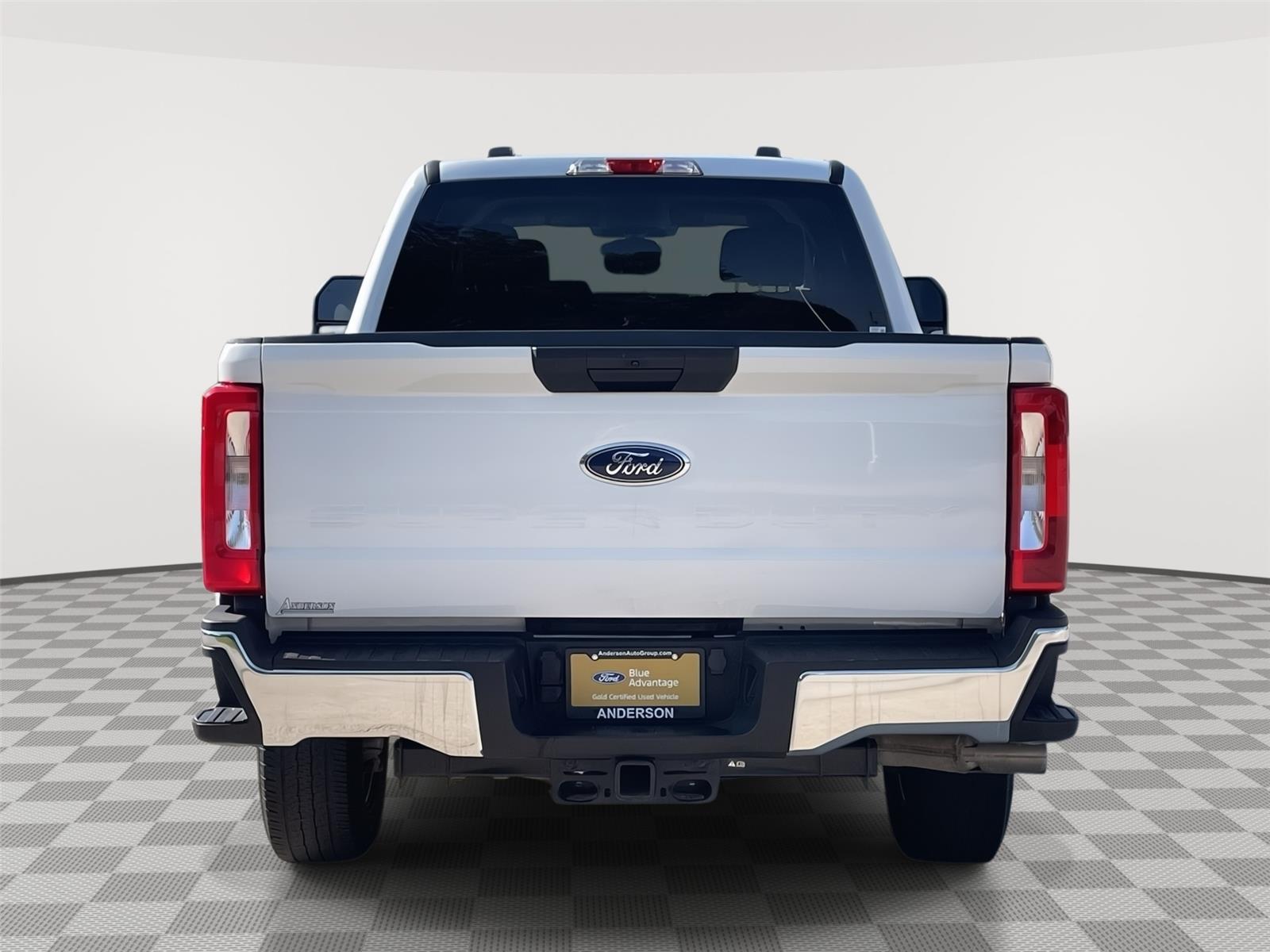 Vehicle photo 8