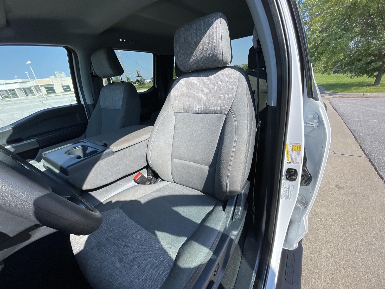 Vehicle photo 18