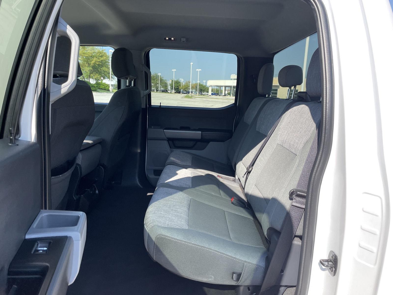 Vehicle photo 20