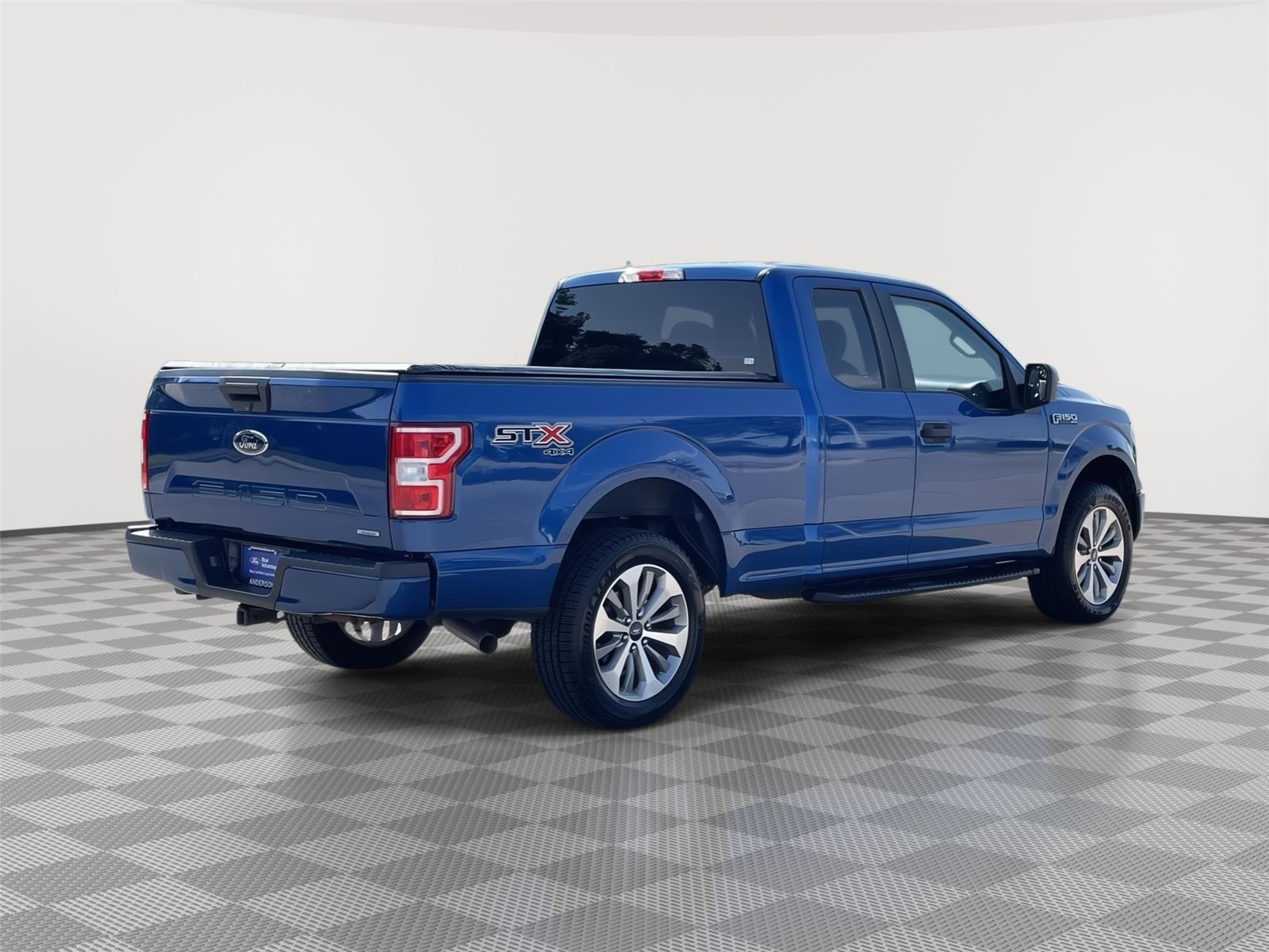 Vehicle photo 7
