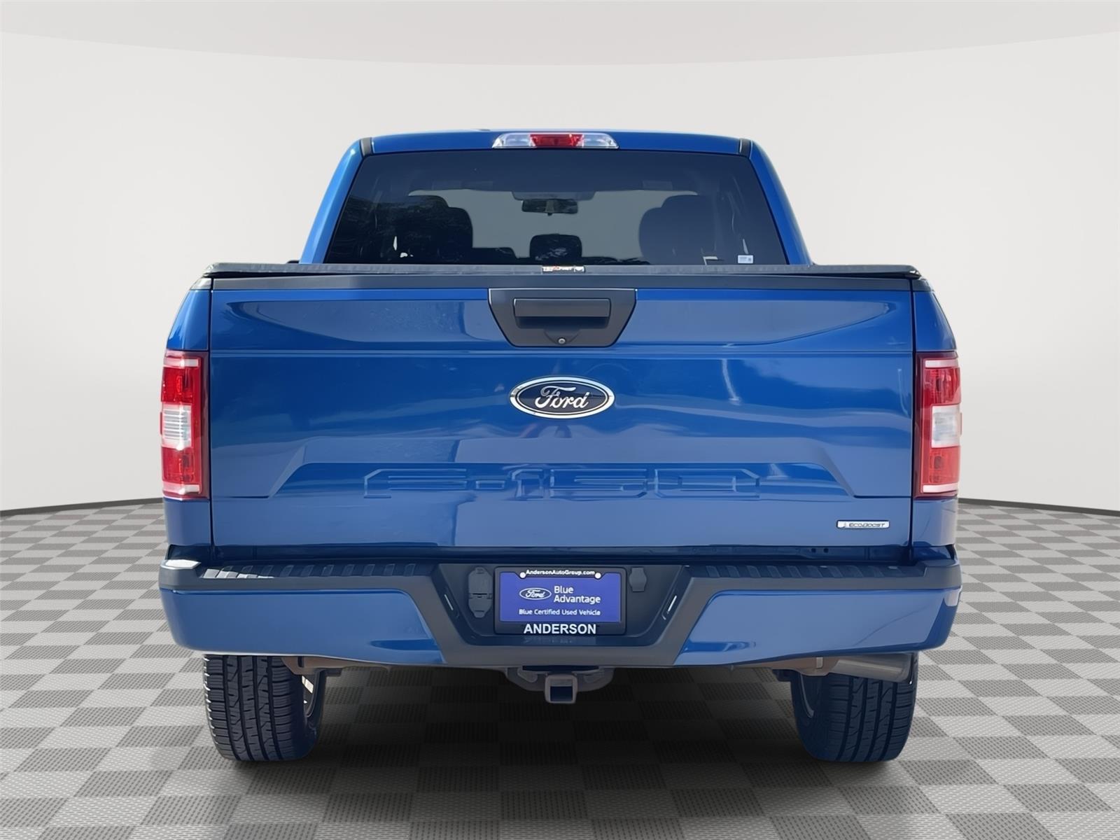 Vehicle photo 8
