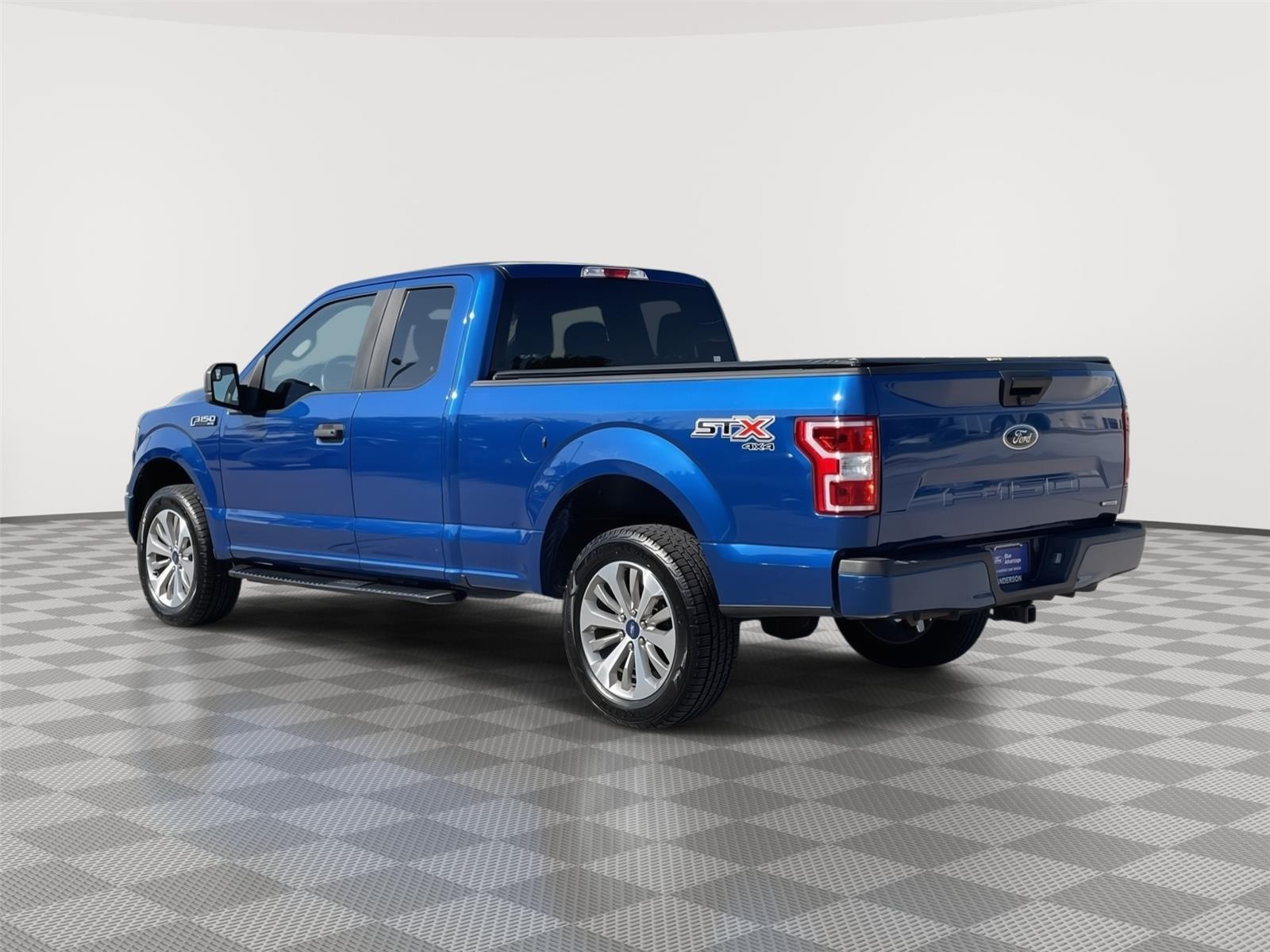 Vehicle photo 9