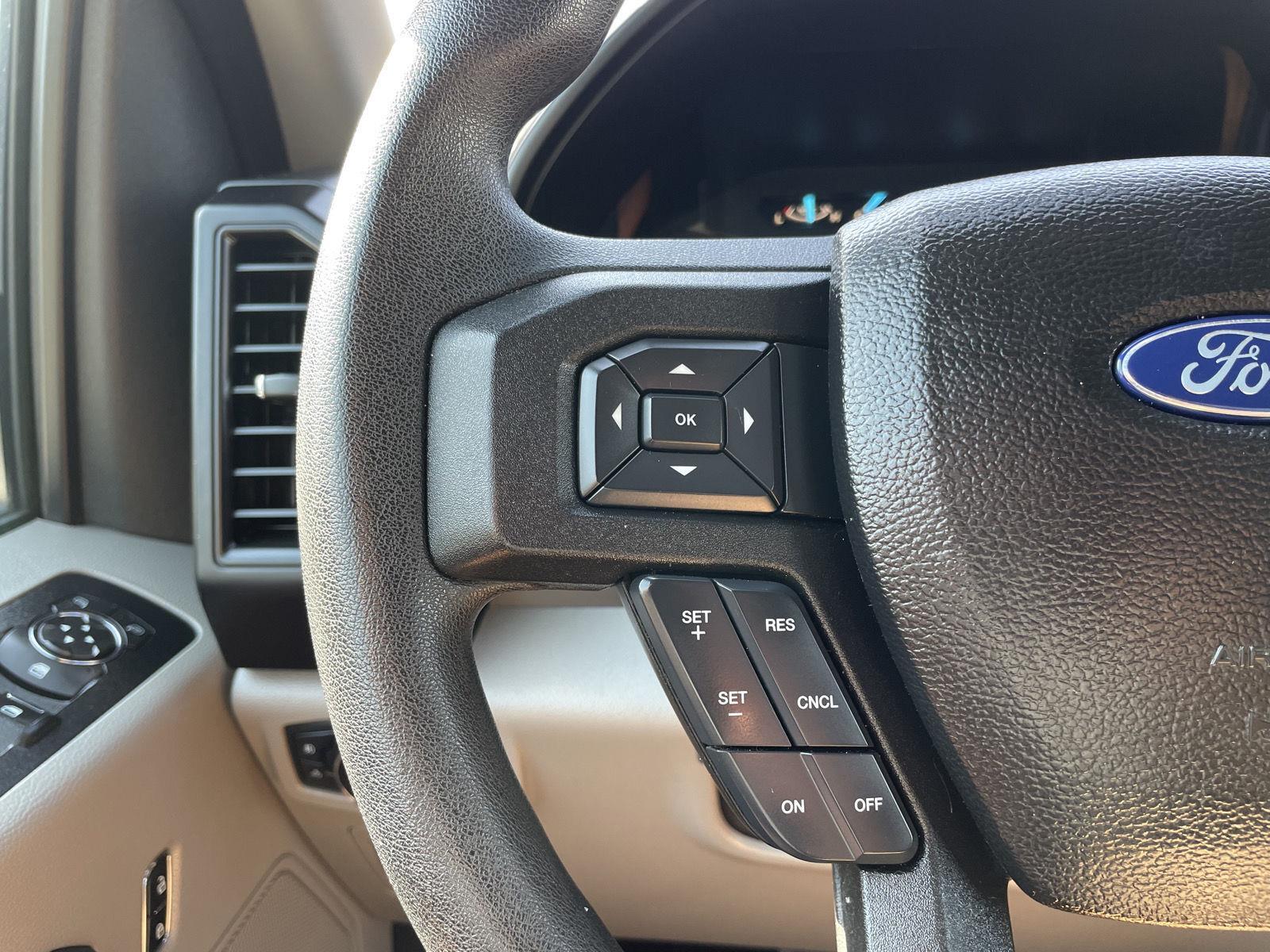 Vehicle photo 13