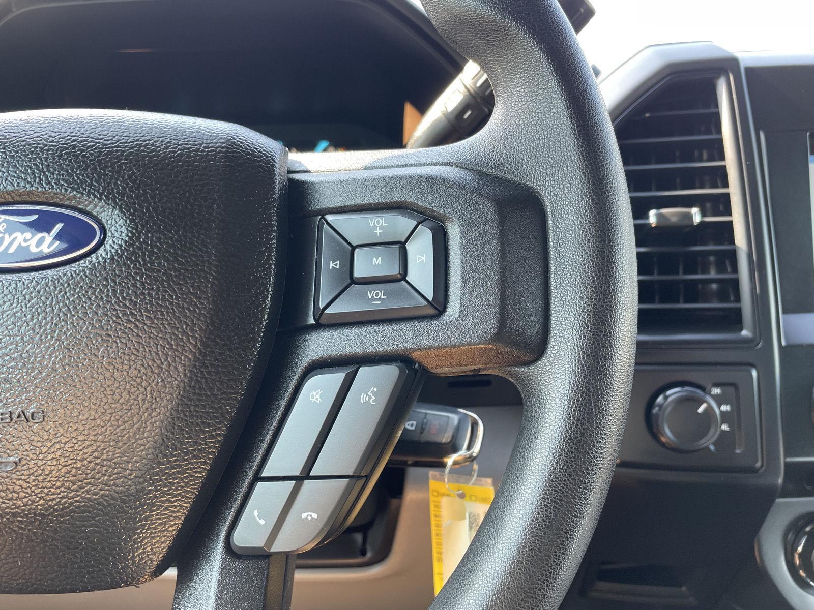 Vehicle photo 14