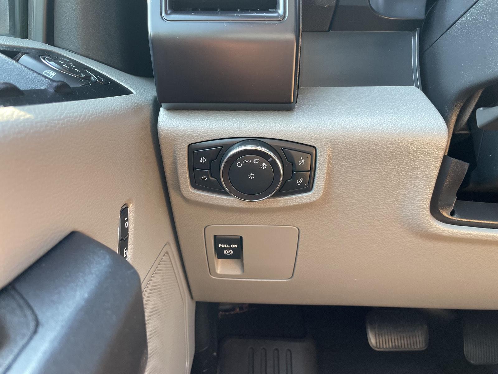 Vehicle photo 16