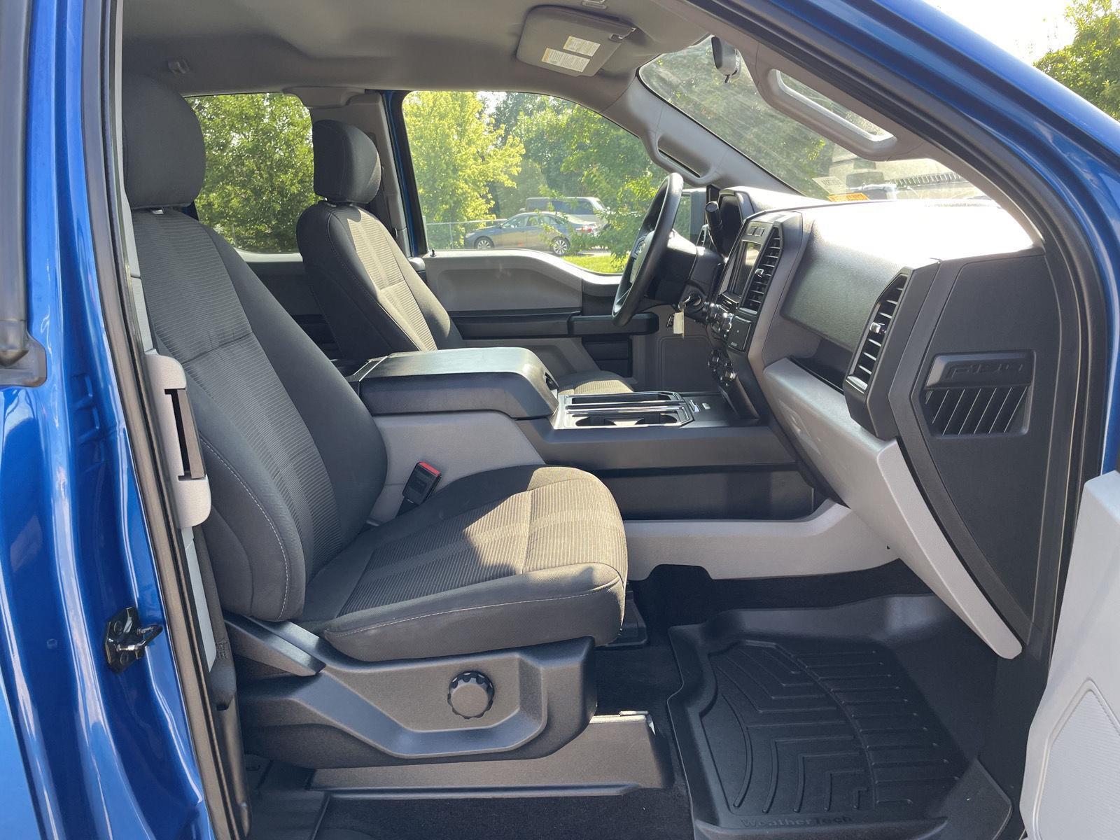 Vehicle photo 19