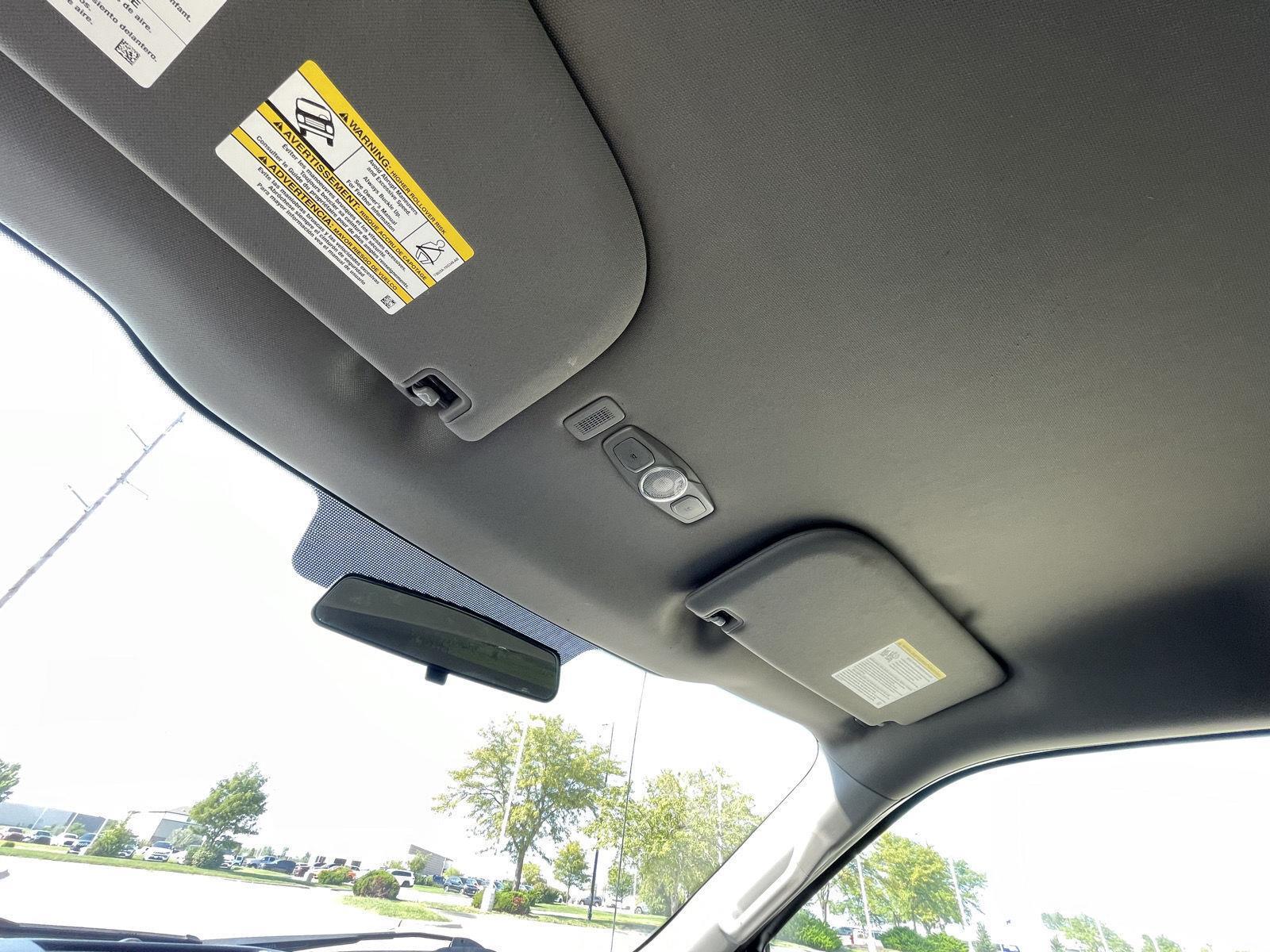 Vehicle photo 21