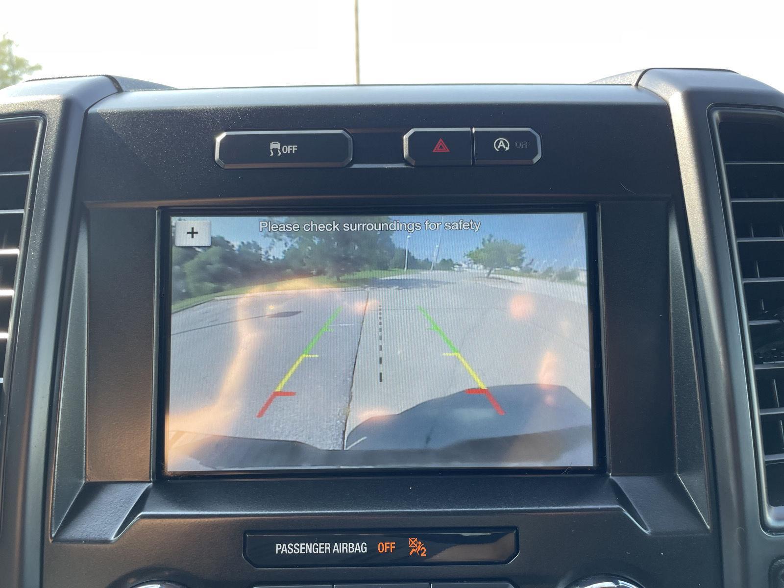 Vehicle photo 23
