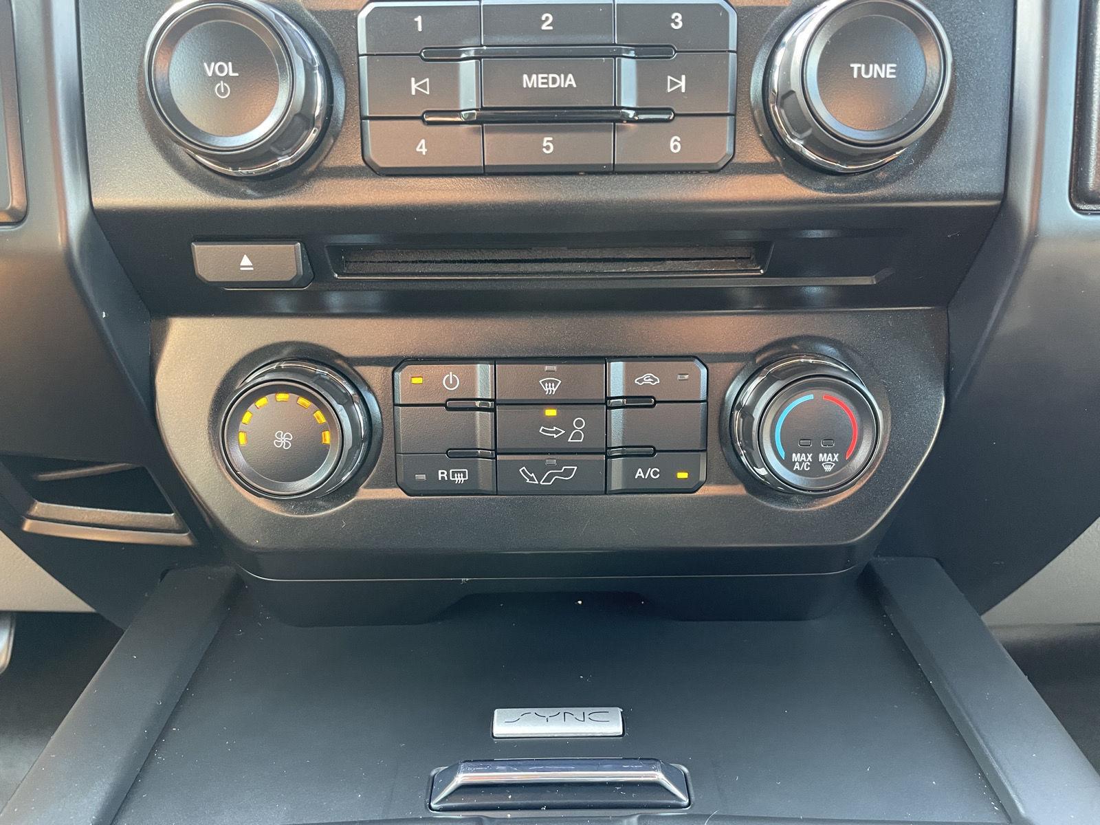 Vehicle photo 25