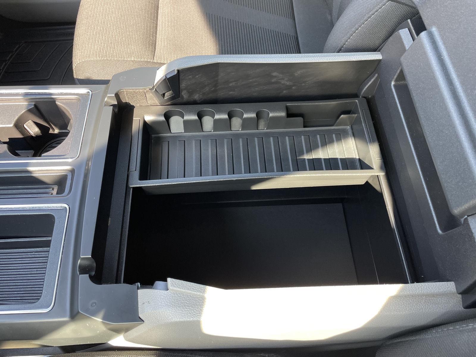 Vehicle photo 30