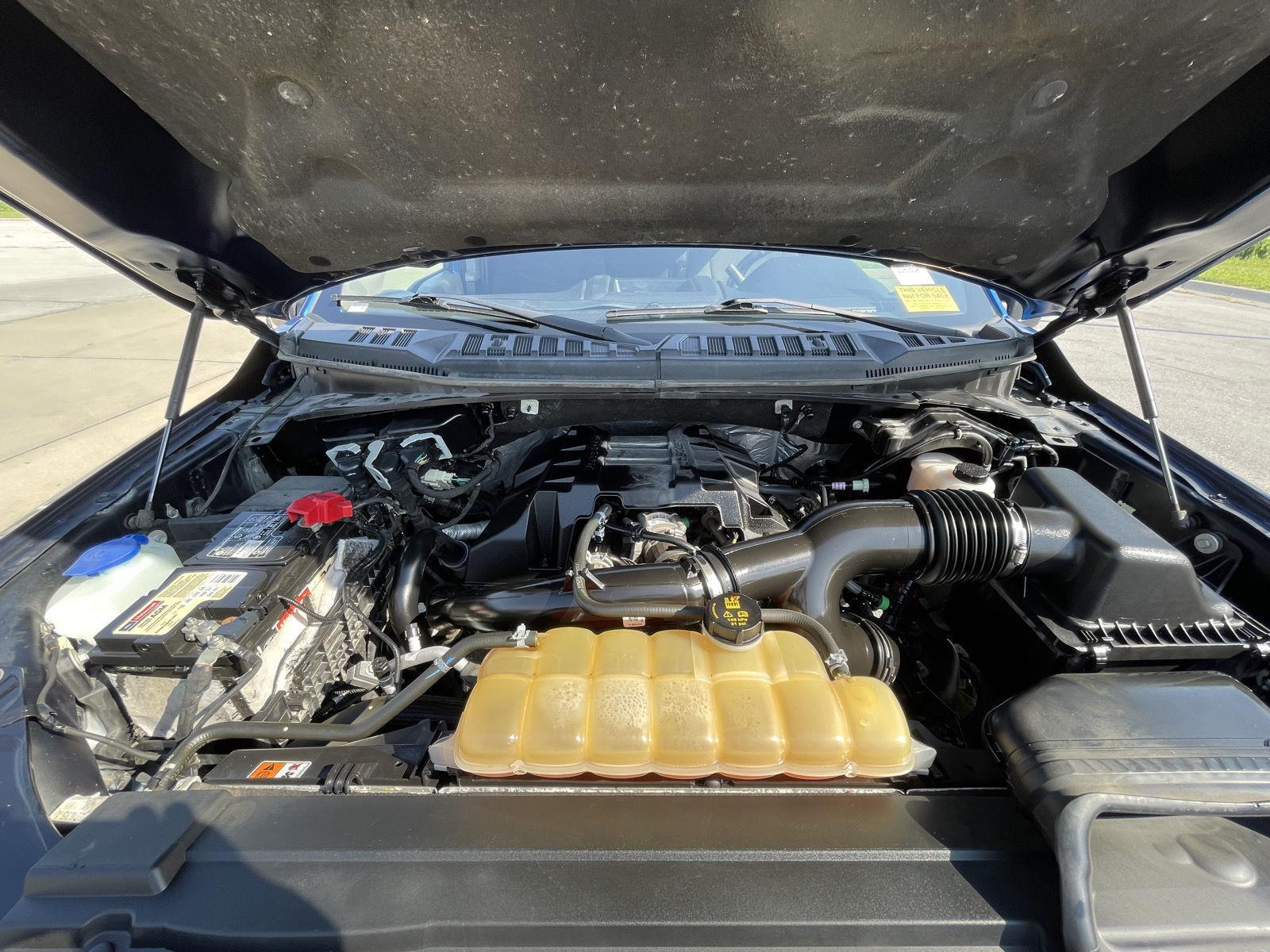 Vehicle photo 33
