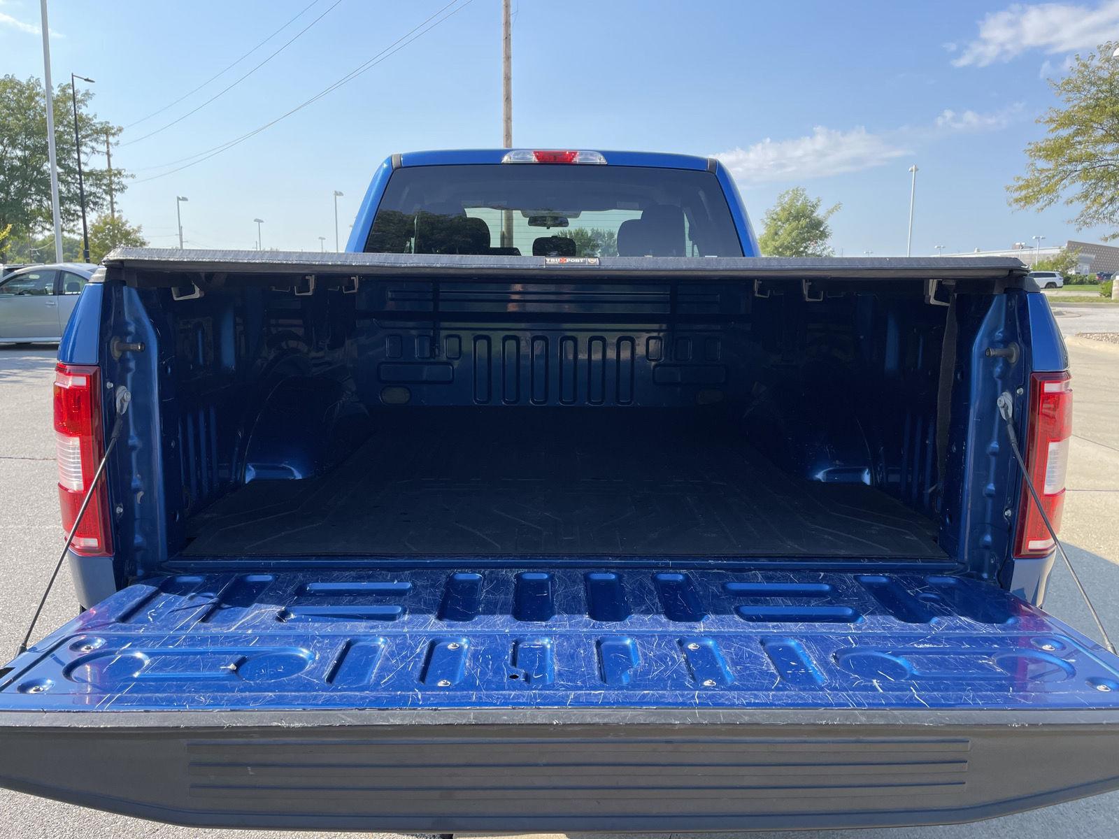 Vehicle photo 34