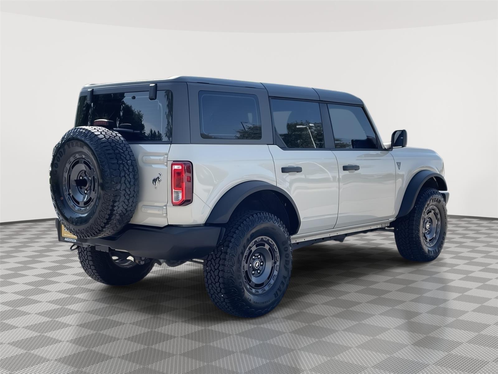 Vehicle photo 7