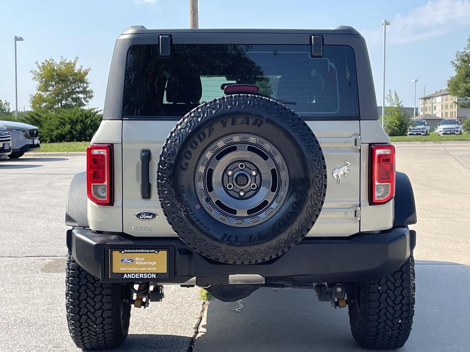 Vehicle photo 8