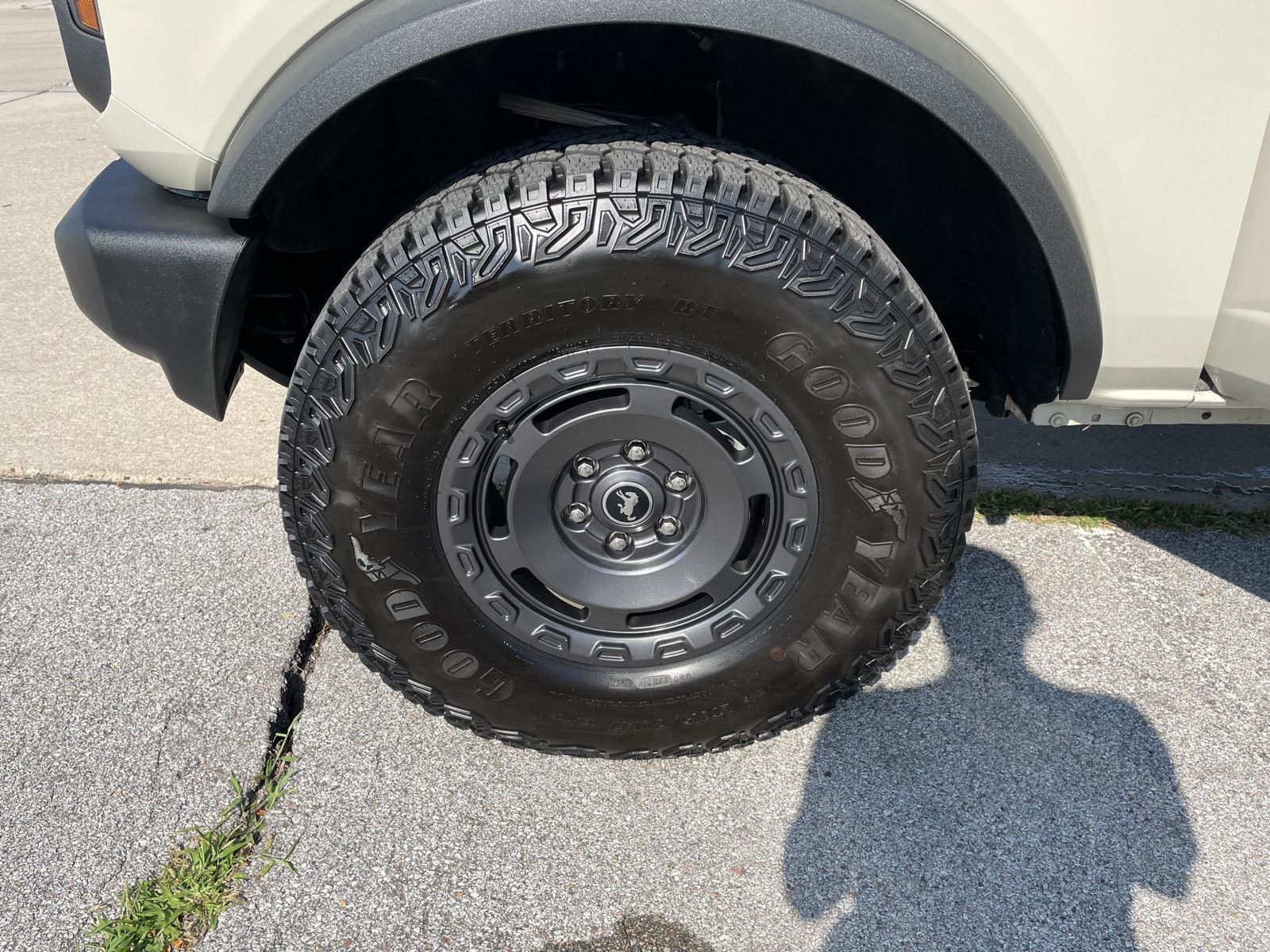 Vehicle photo 10