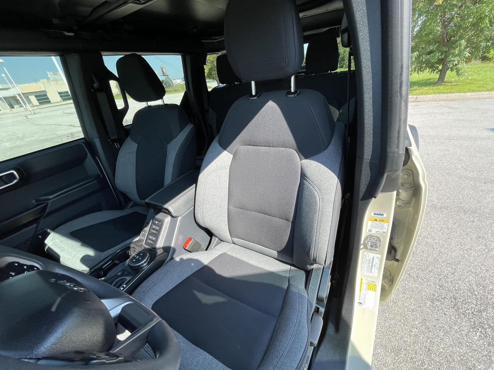 Vehicle photo 18