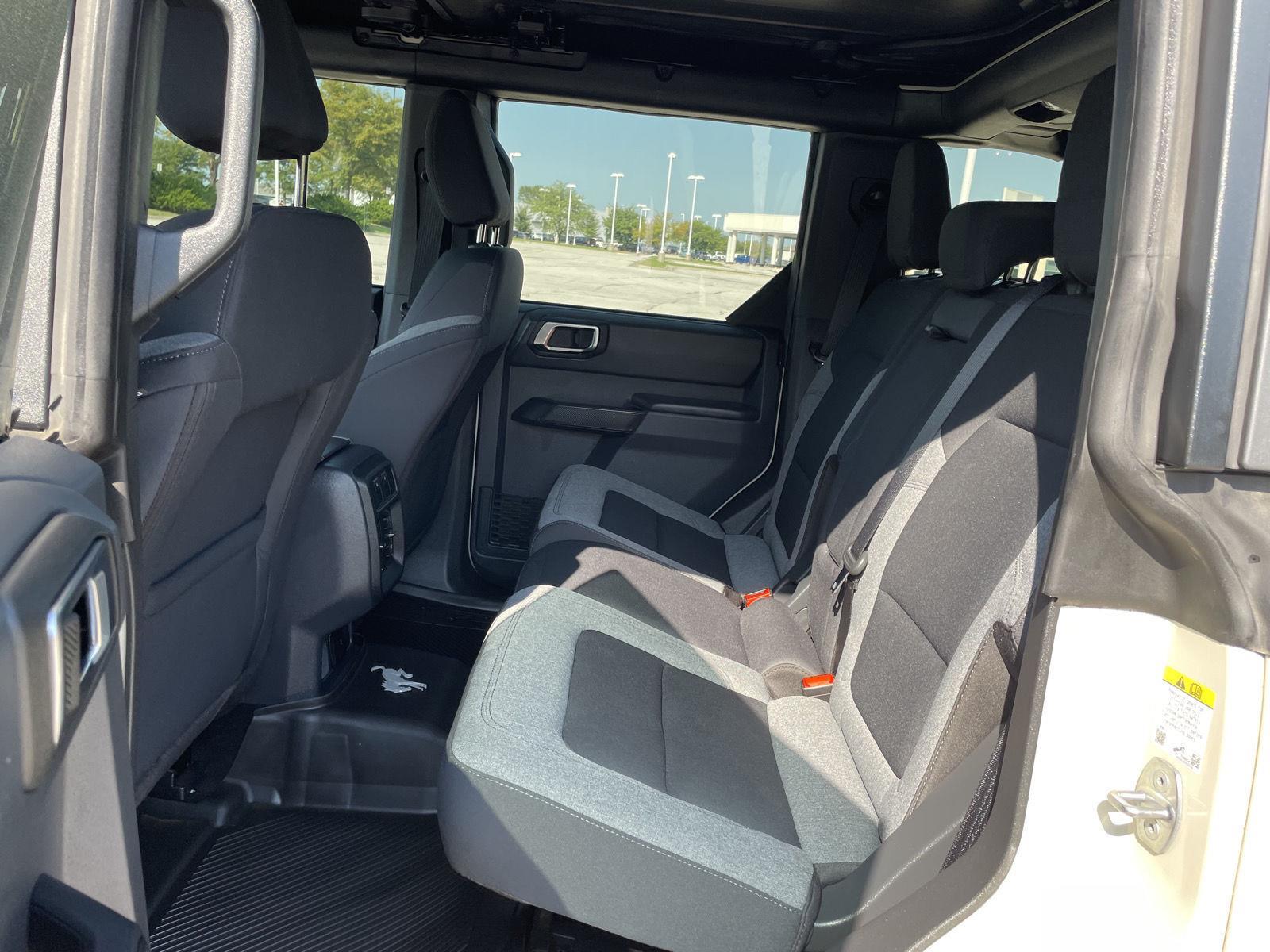 Vehicle photo 20