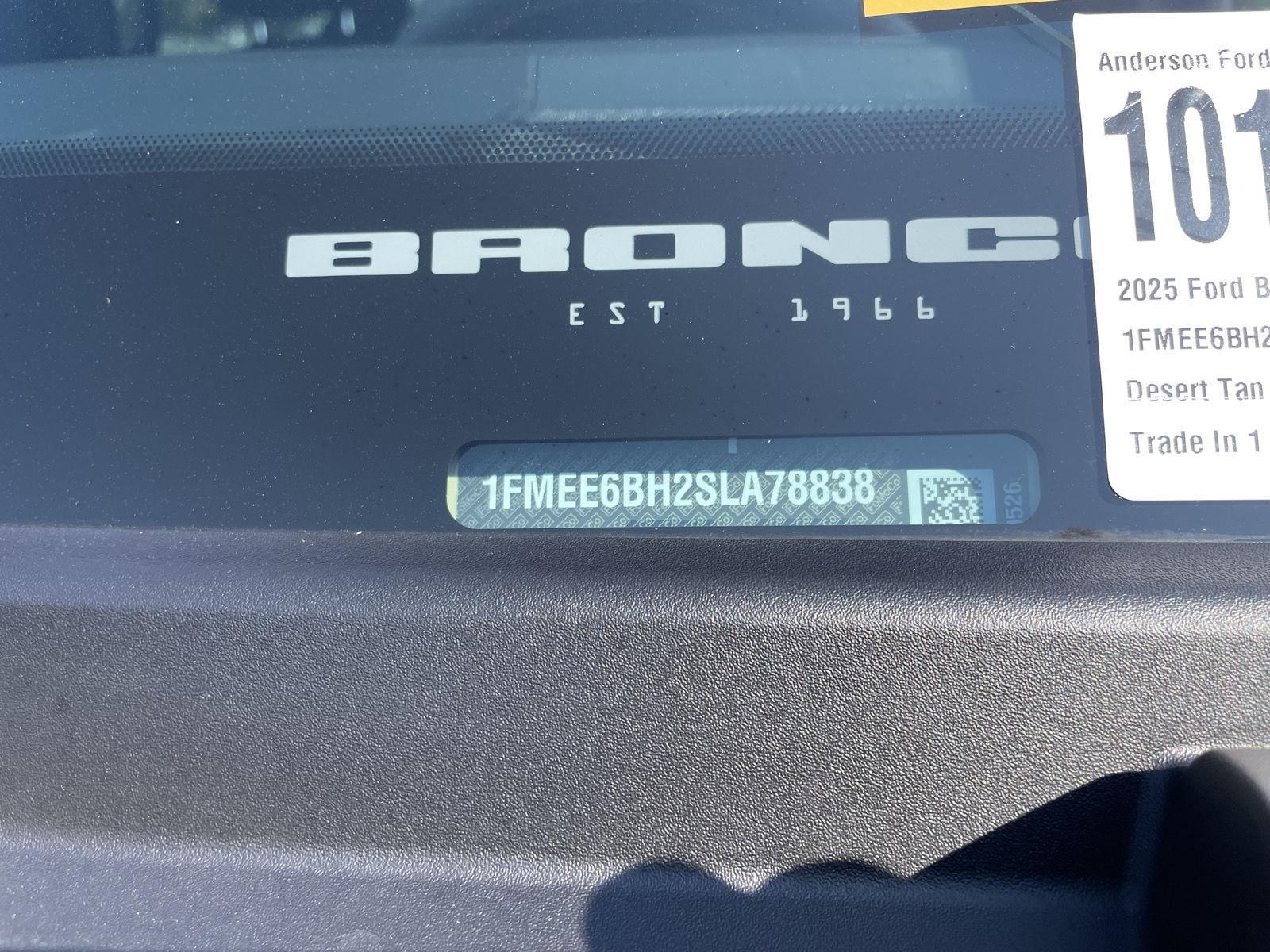 Vehicle photo 30