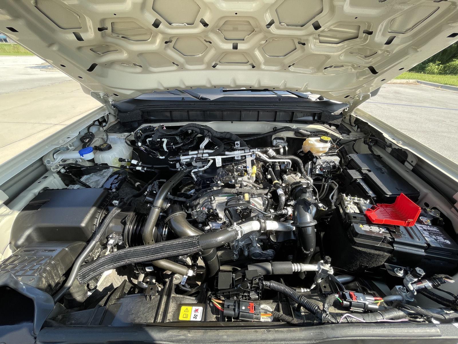 Vehicle photo 31