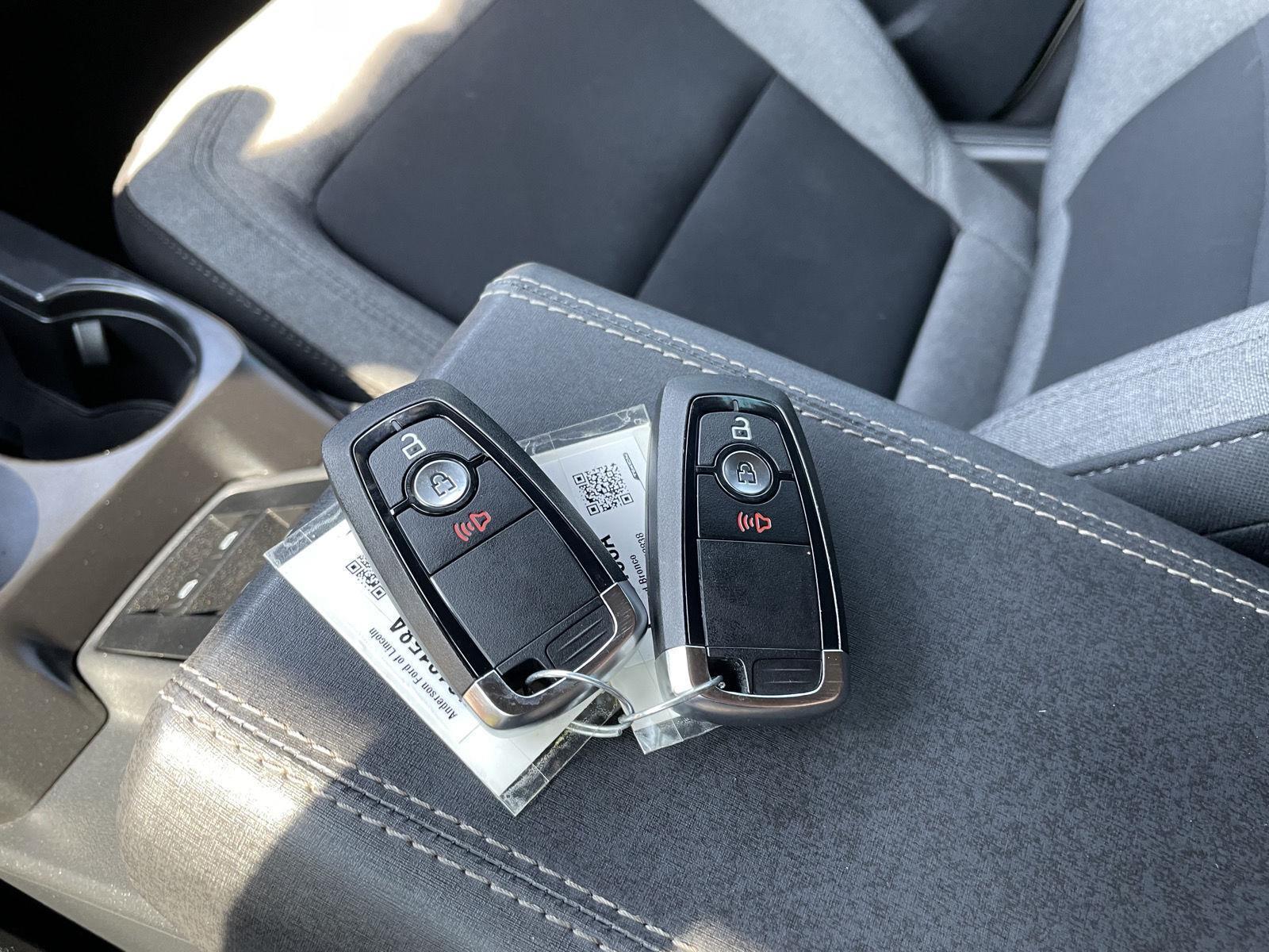 Vehicle photo 34