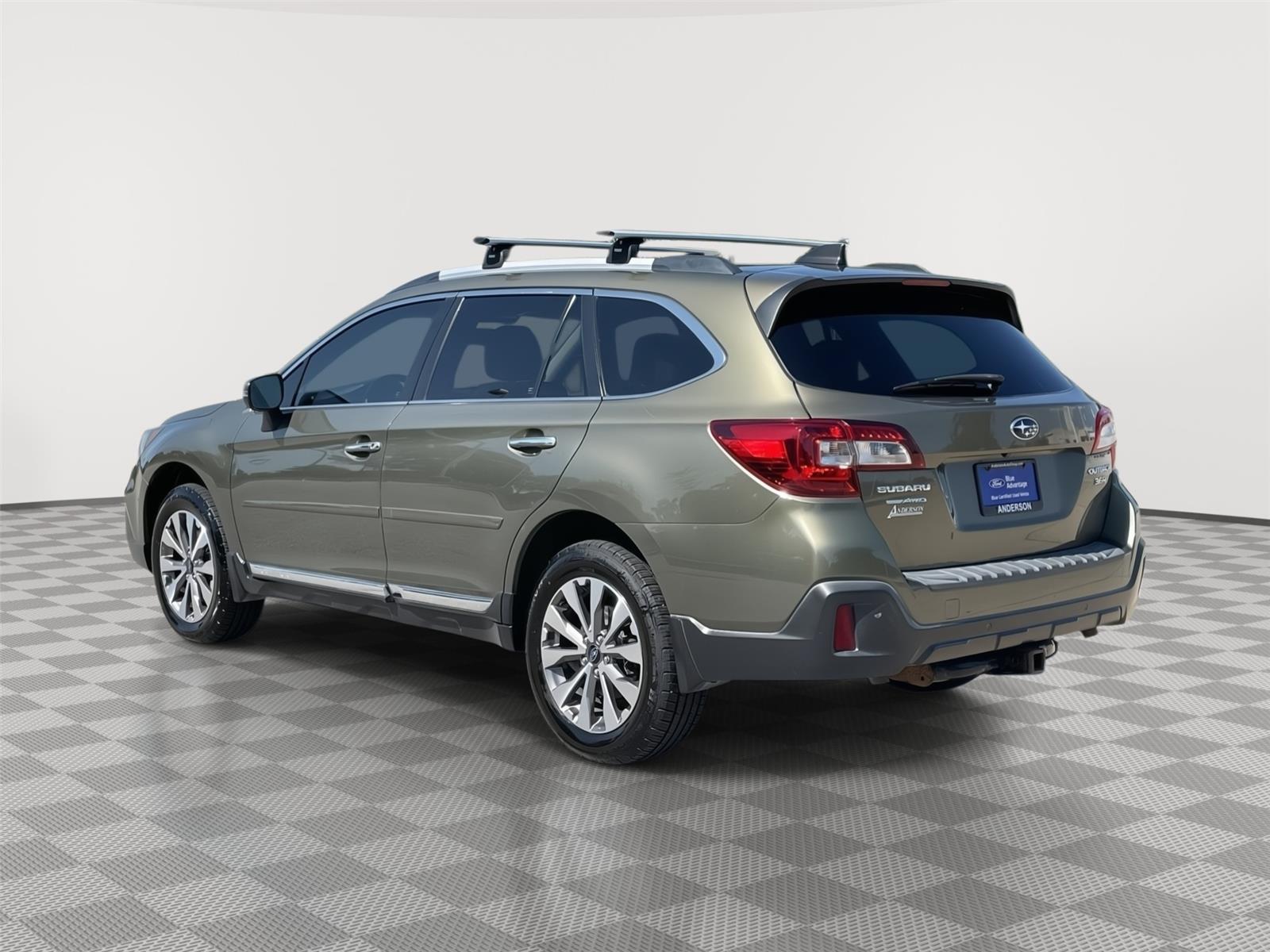 Vehicle photo 9