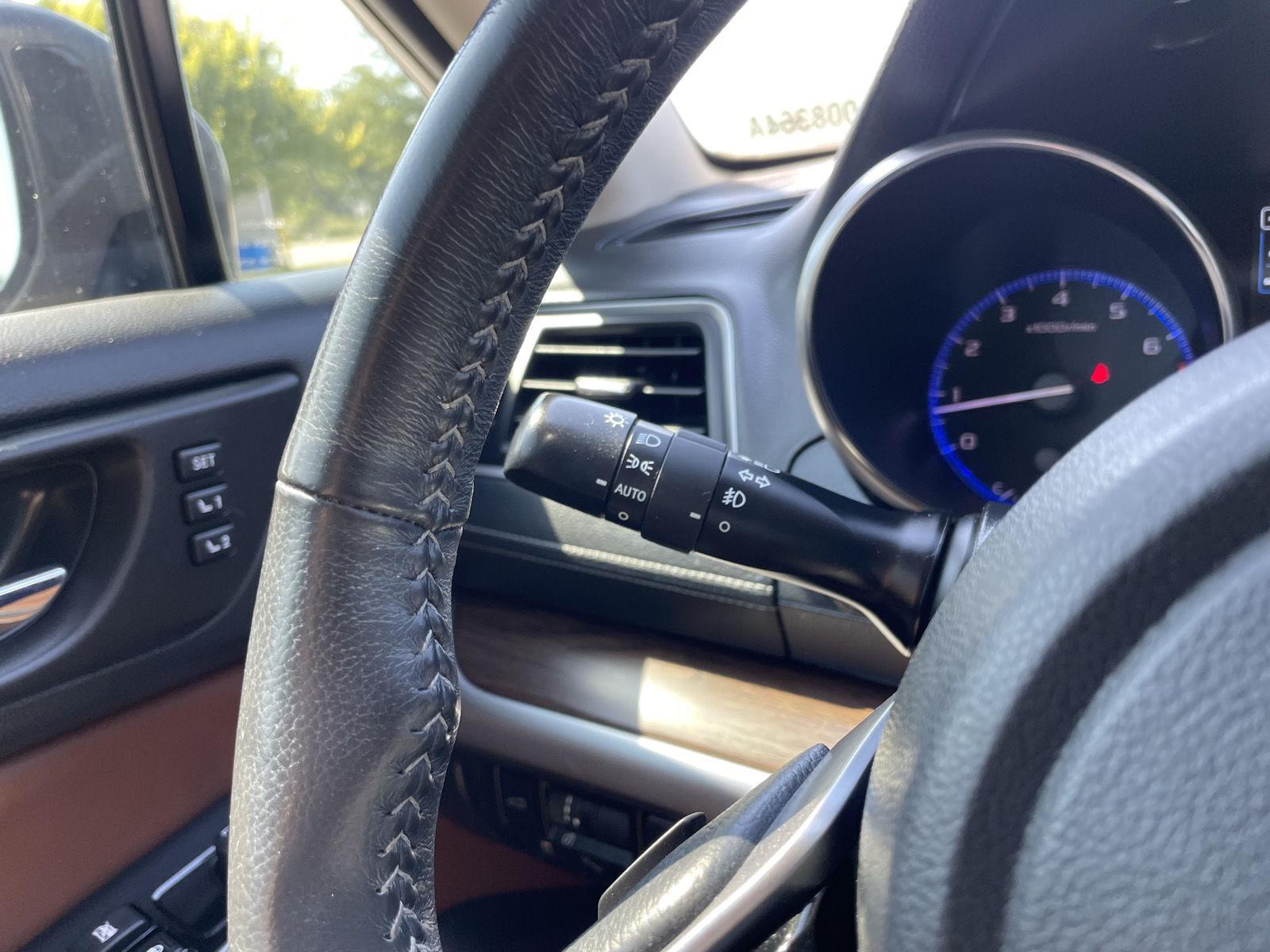 Vehicle photo 16