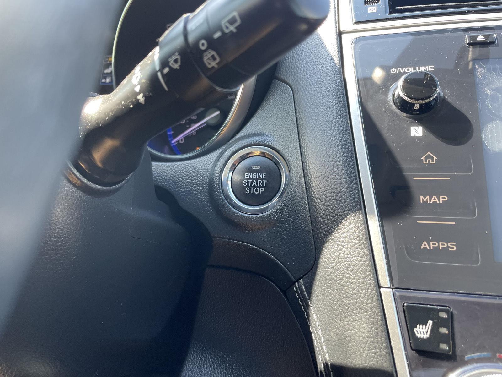 Vehicle photo 25