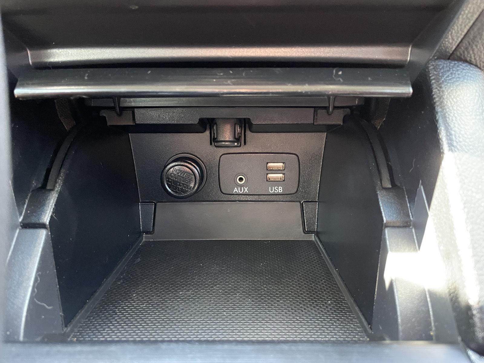 Vehicle photo 29