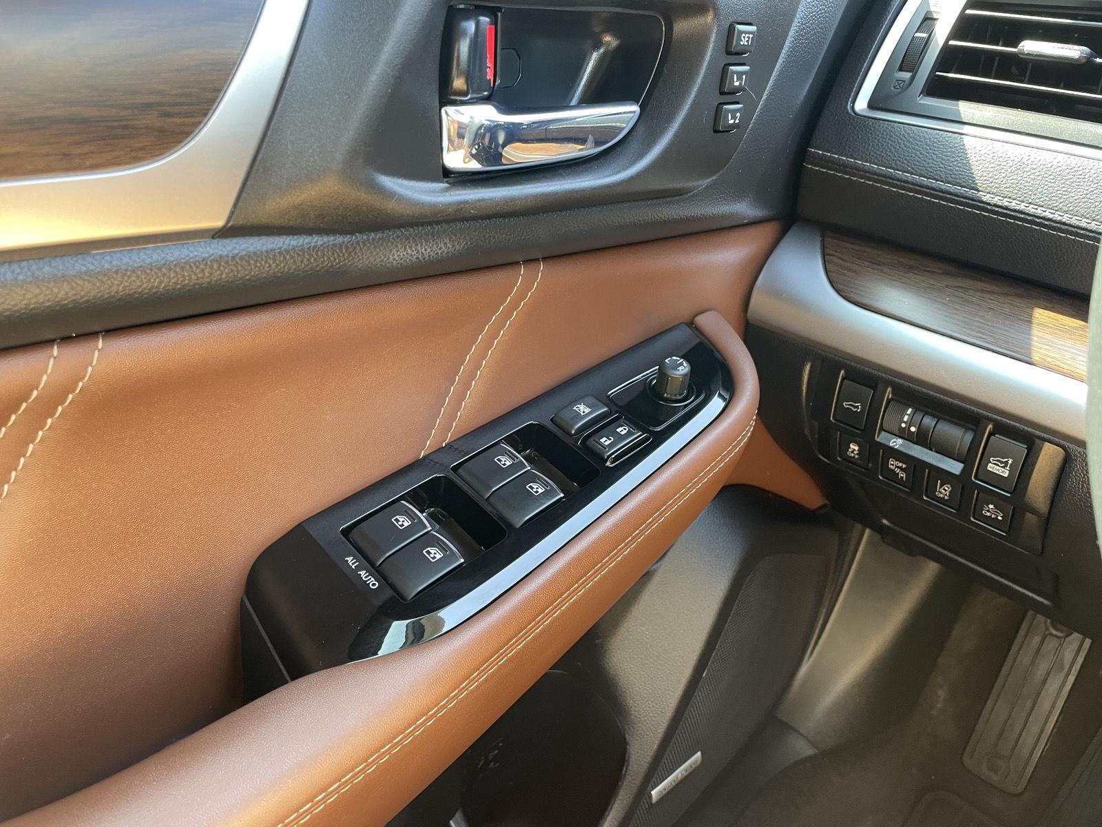 Vehicle photo 30
