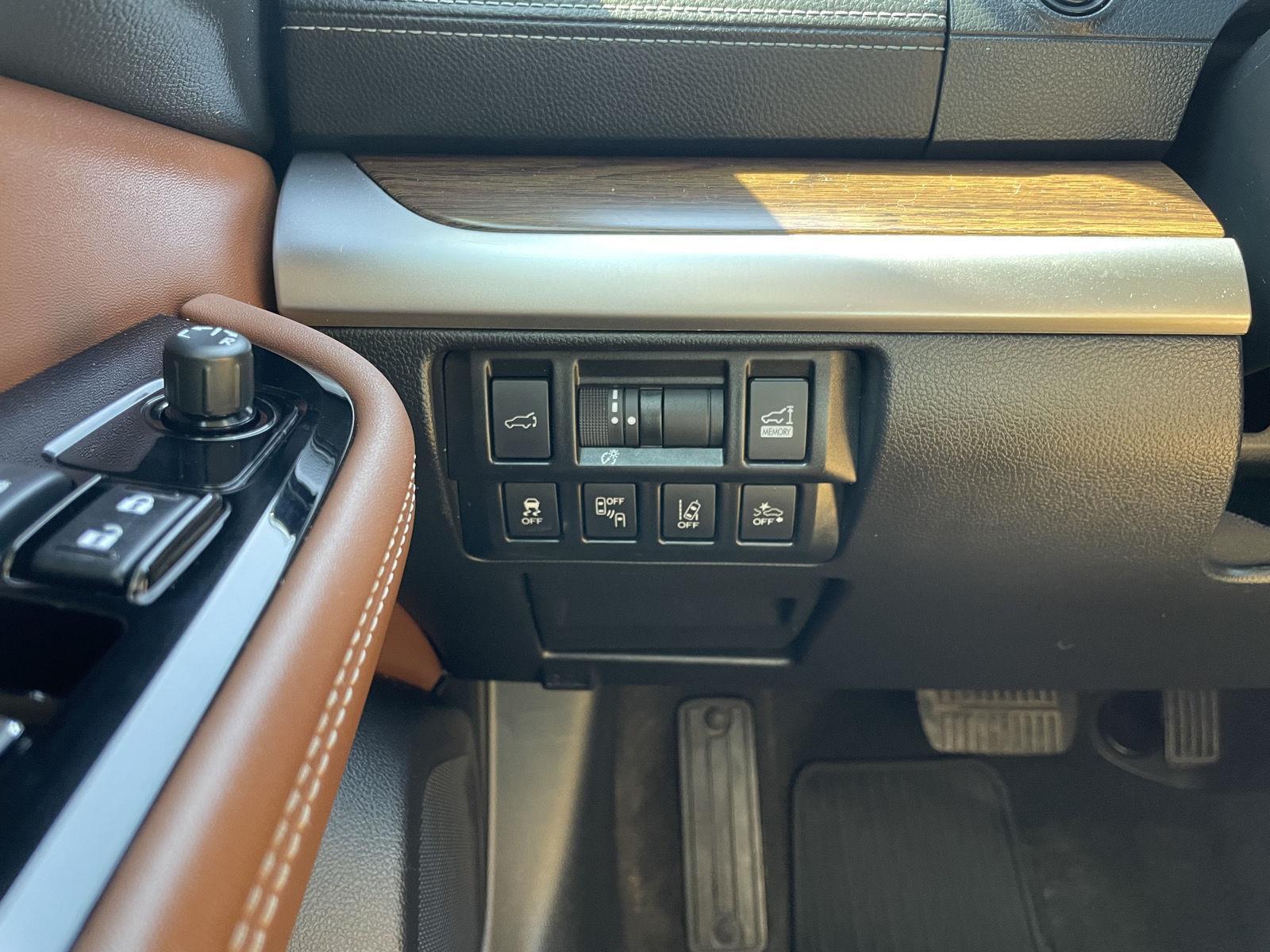Vehicle photo 31