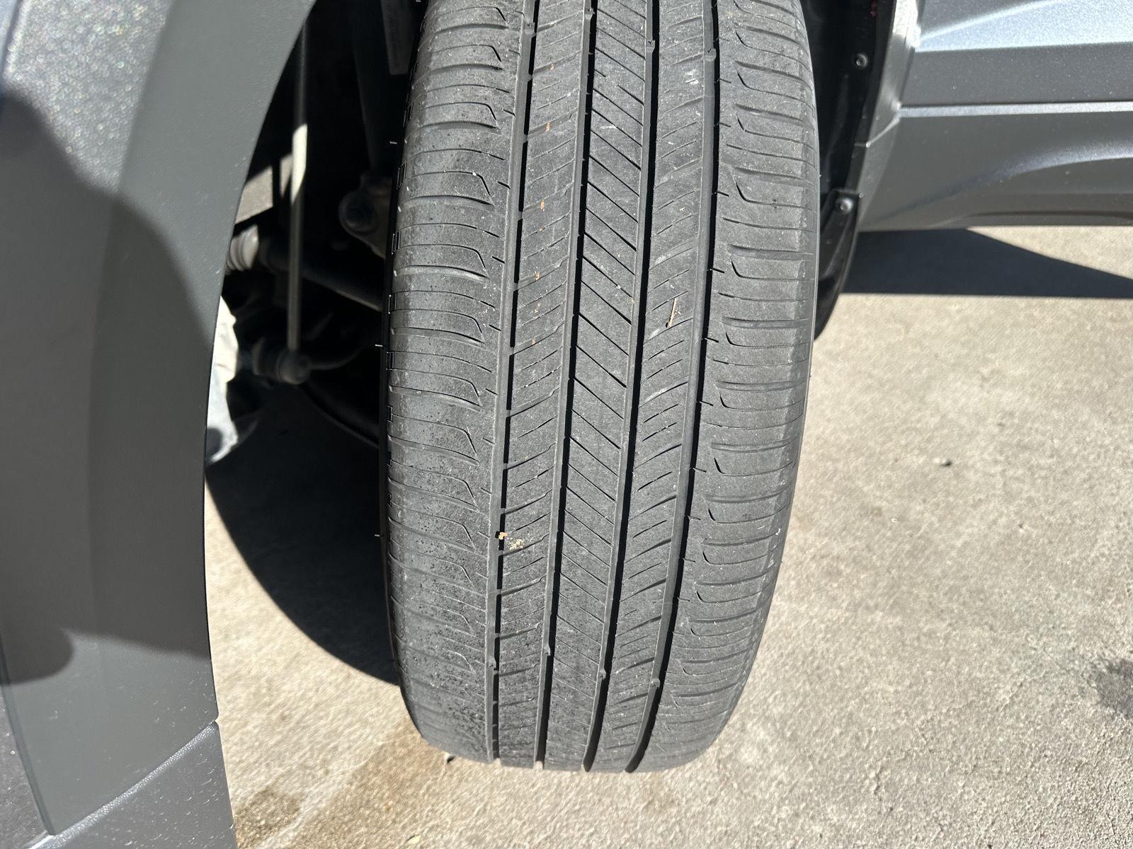 Vehicle photo 11