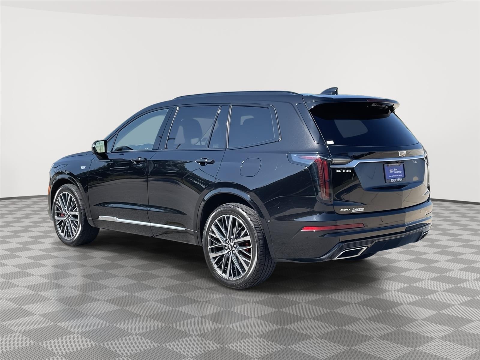 Vehicle photo 9