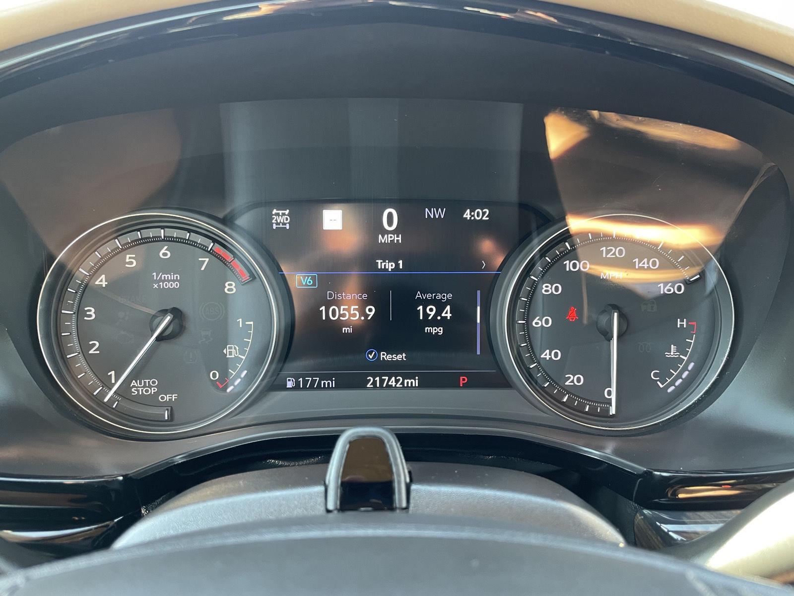 Vehicle photo 14