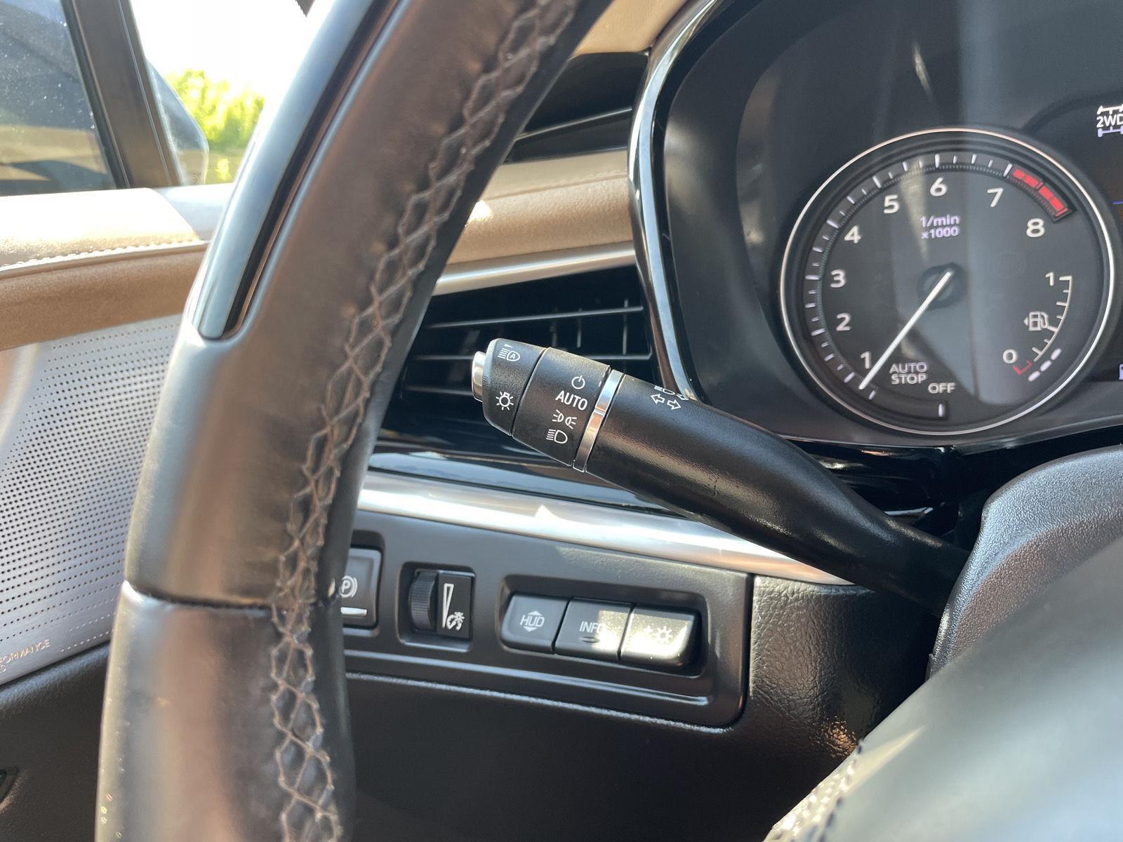 Vehicle photo 15