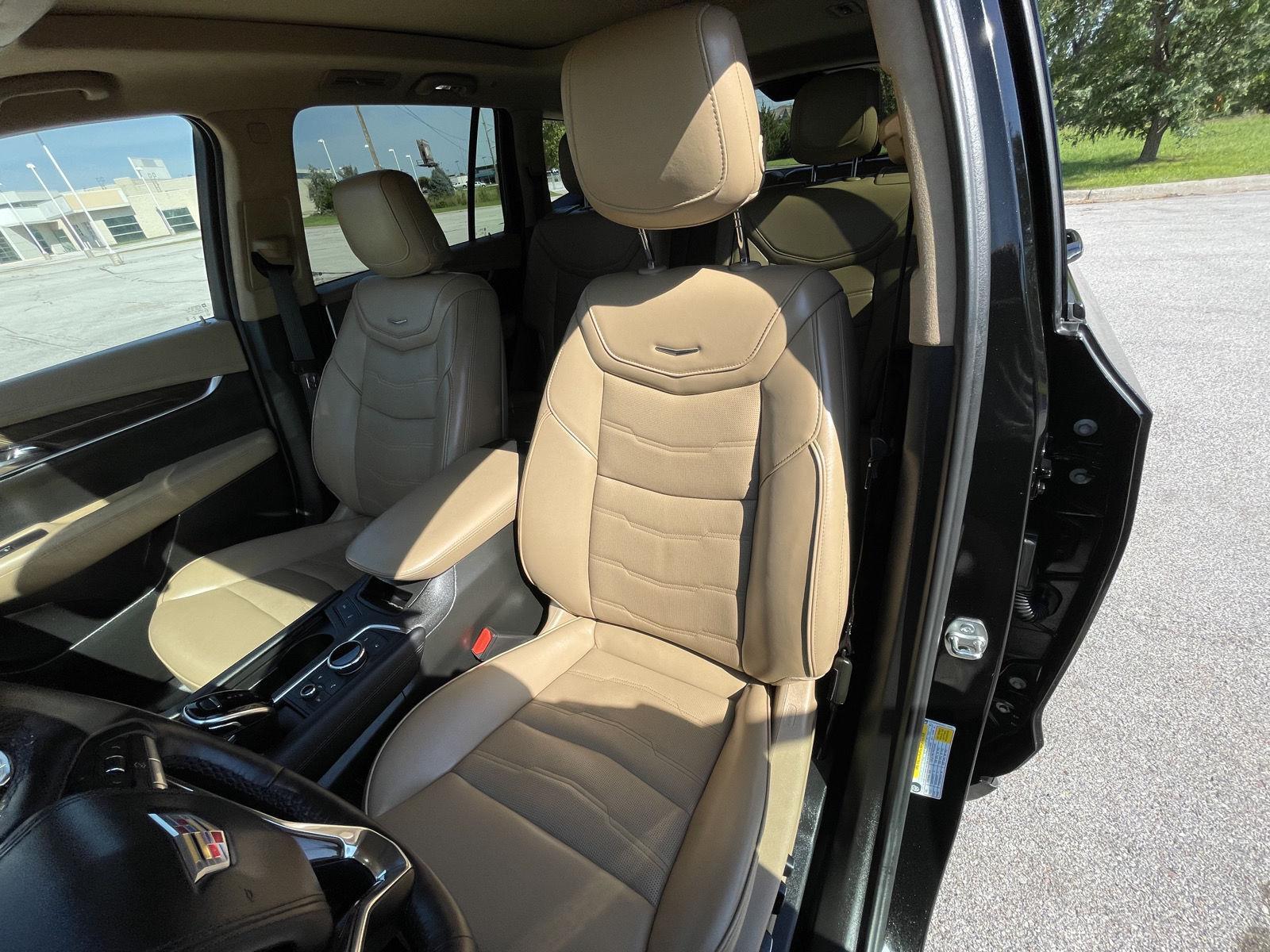 Vehicle photo 17
