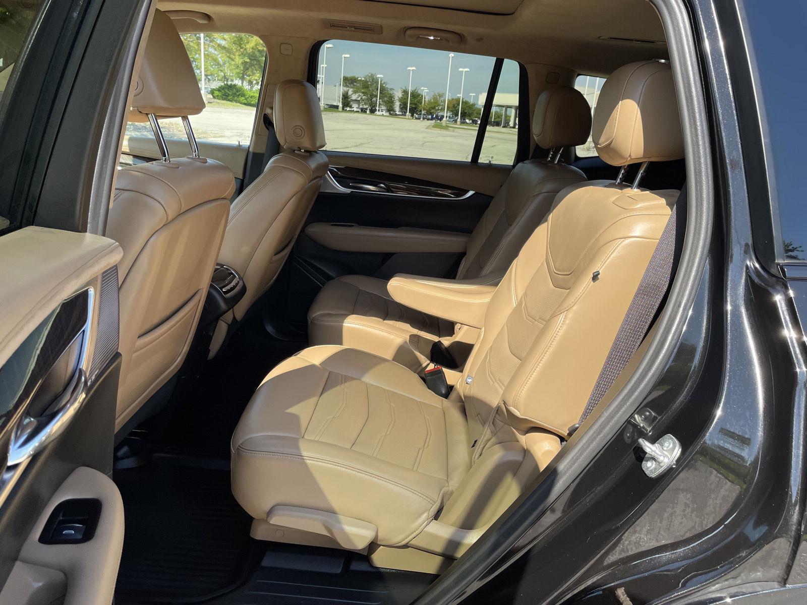 Vehicle photo 19