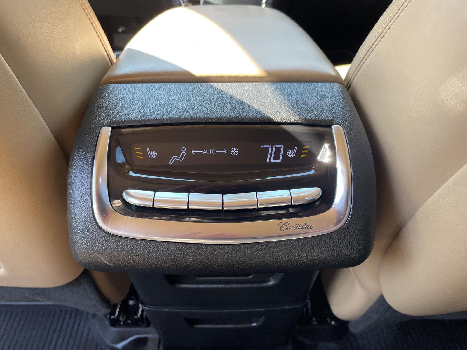 Vehicle photo 20