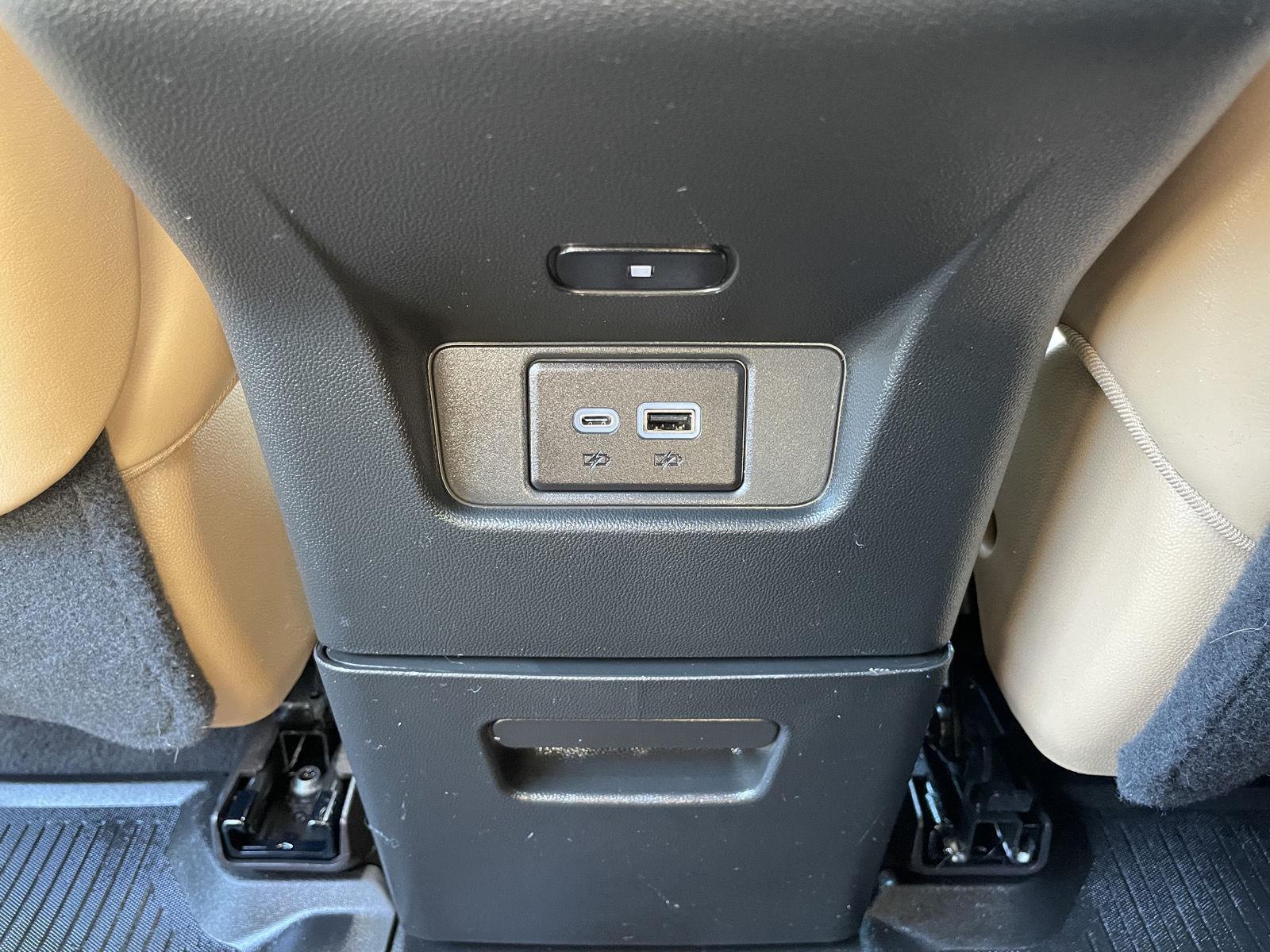 Vehicle photo 21