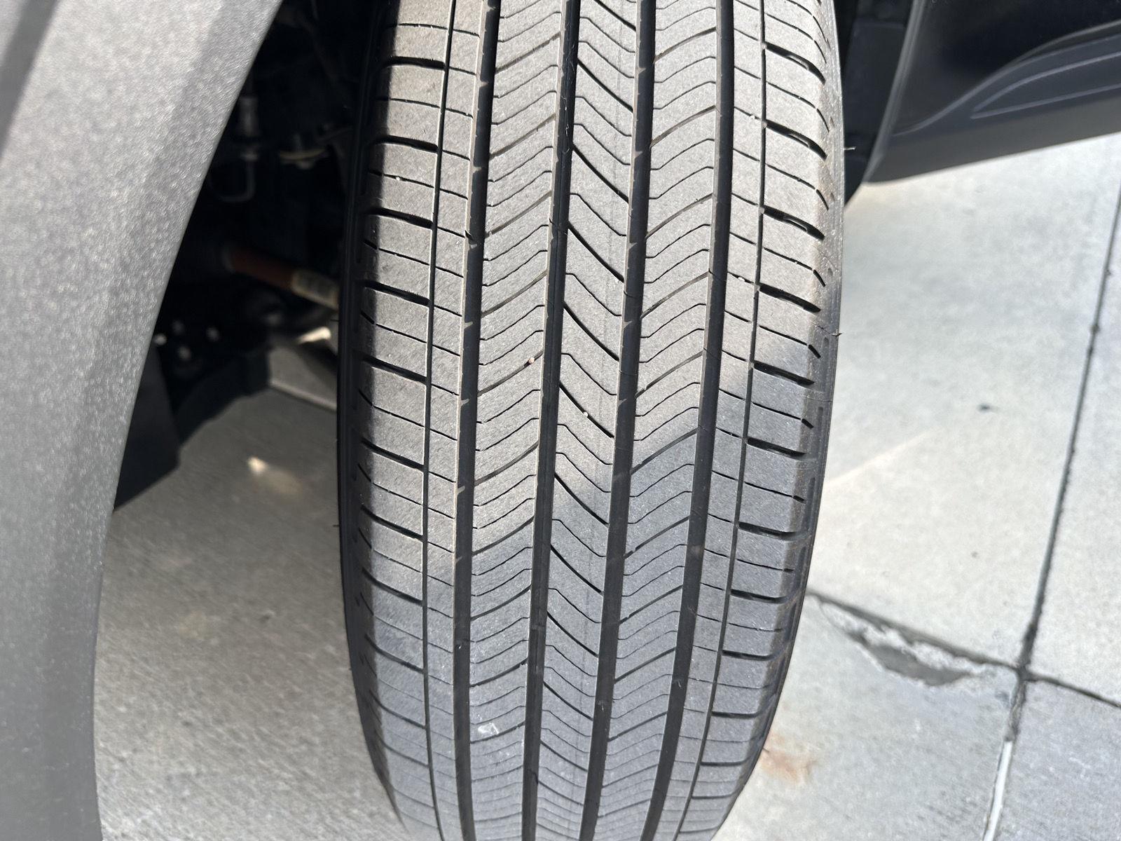 Vehicle photo 11