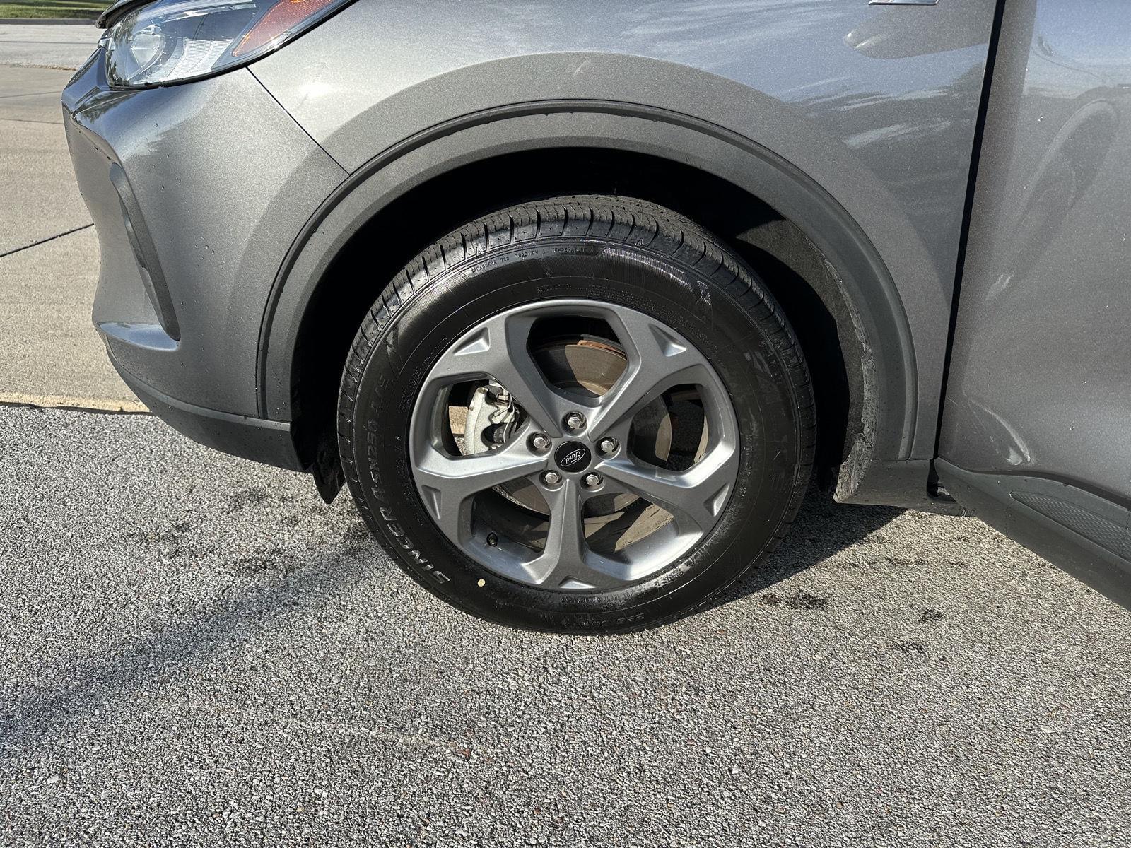 Vehicle photo 10