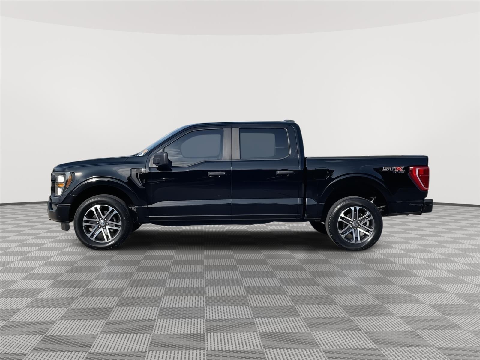 Vehicle photo 2