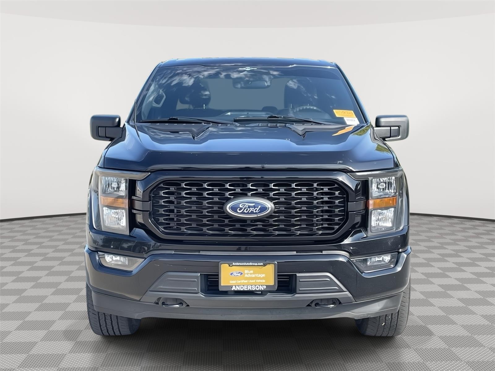 Vehicle photo 4