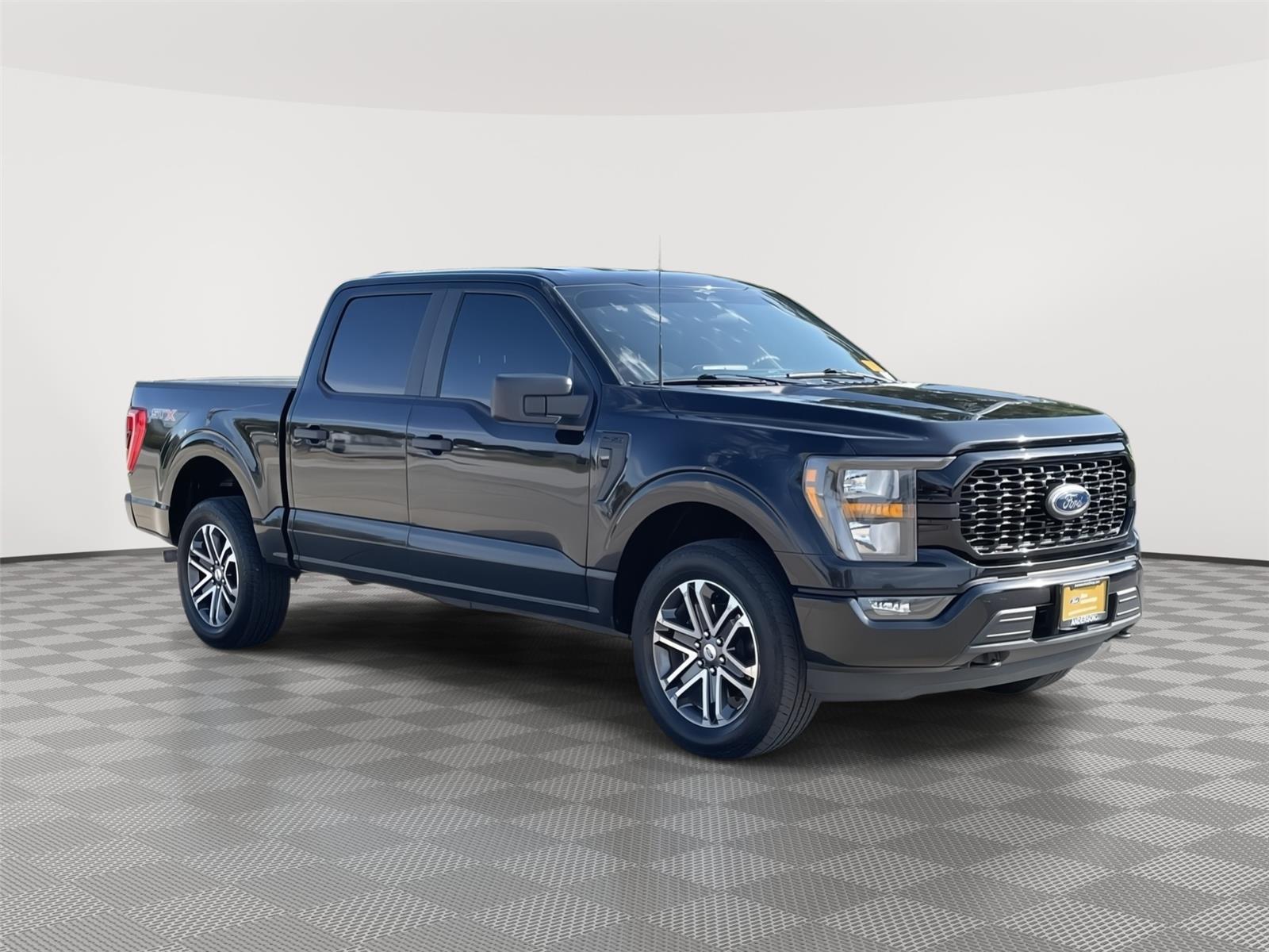 Vehicle photo 5