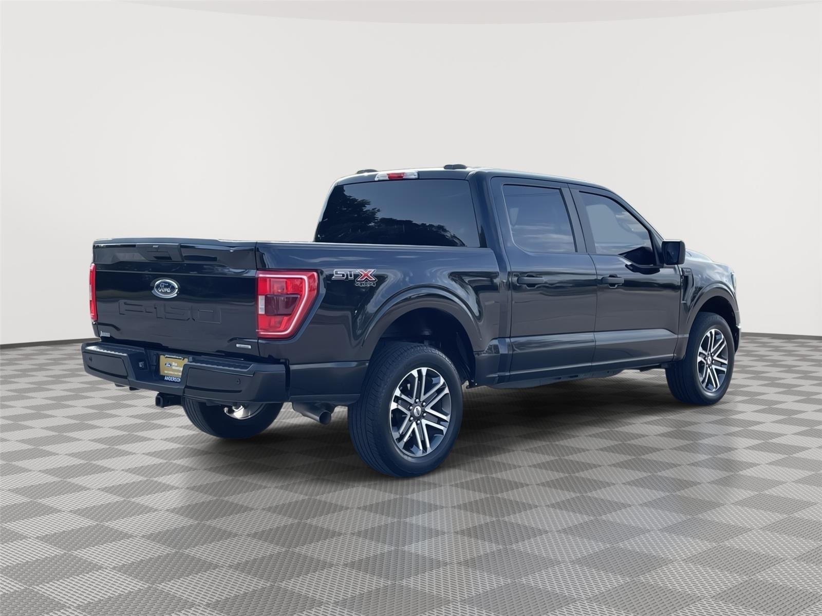 Vehicle photo 7